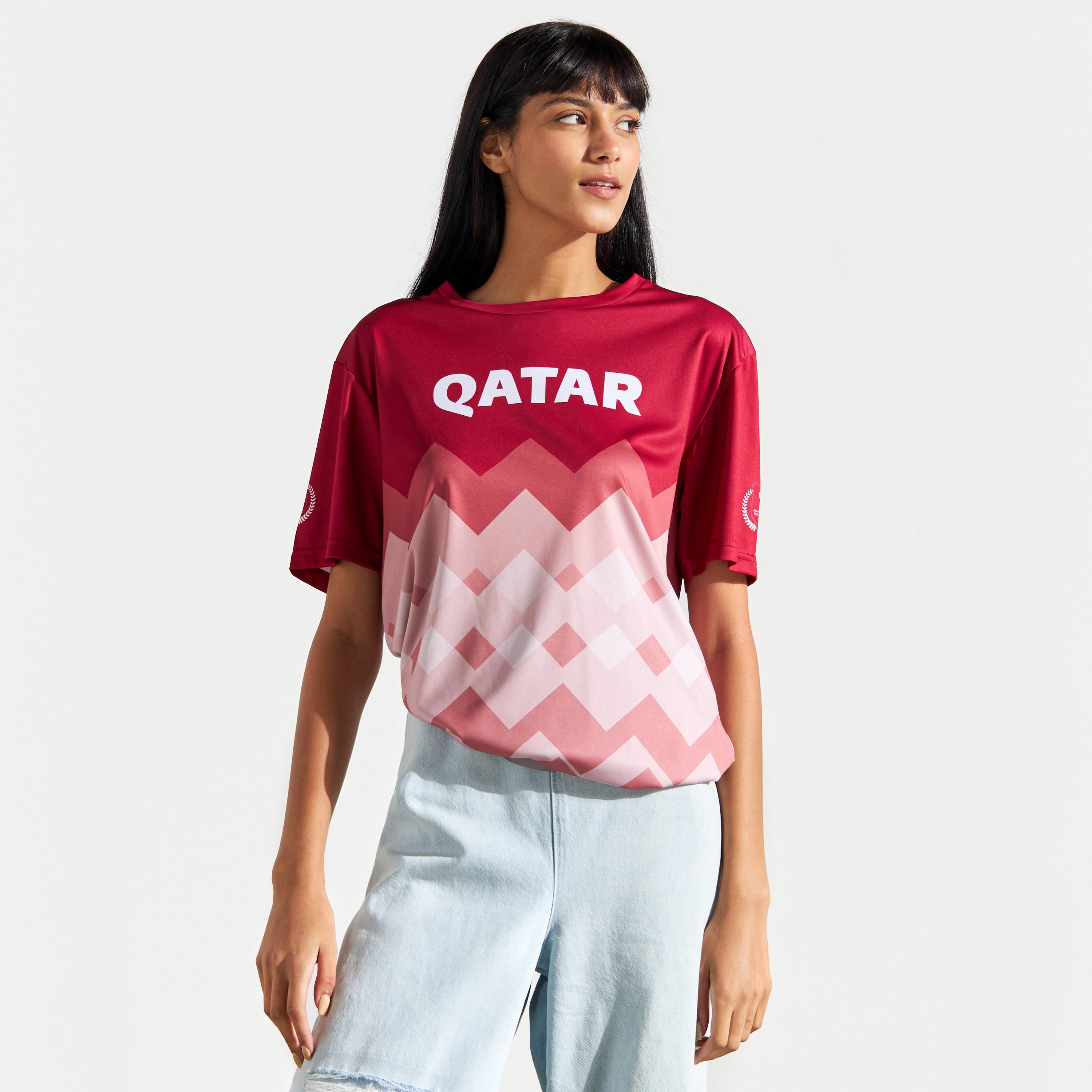 تيشيرت كرة قدم قطر بياقة ضيقة للجنسين-men-clothing-sportswearandactivewear-tshirtsandpolos-image-2