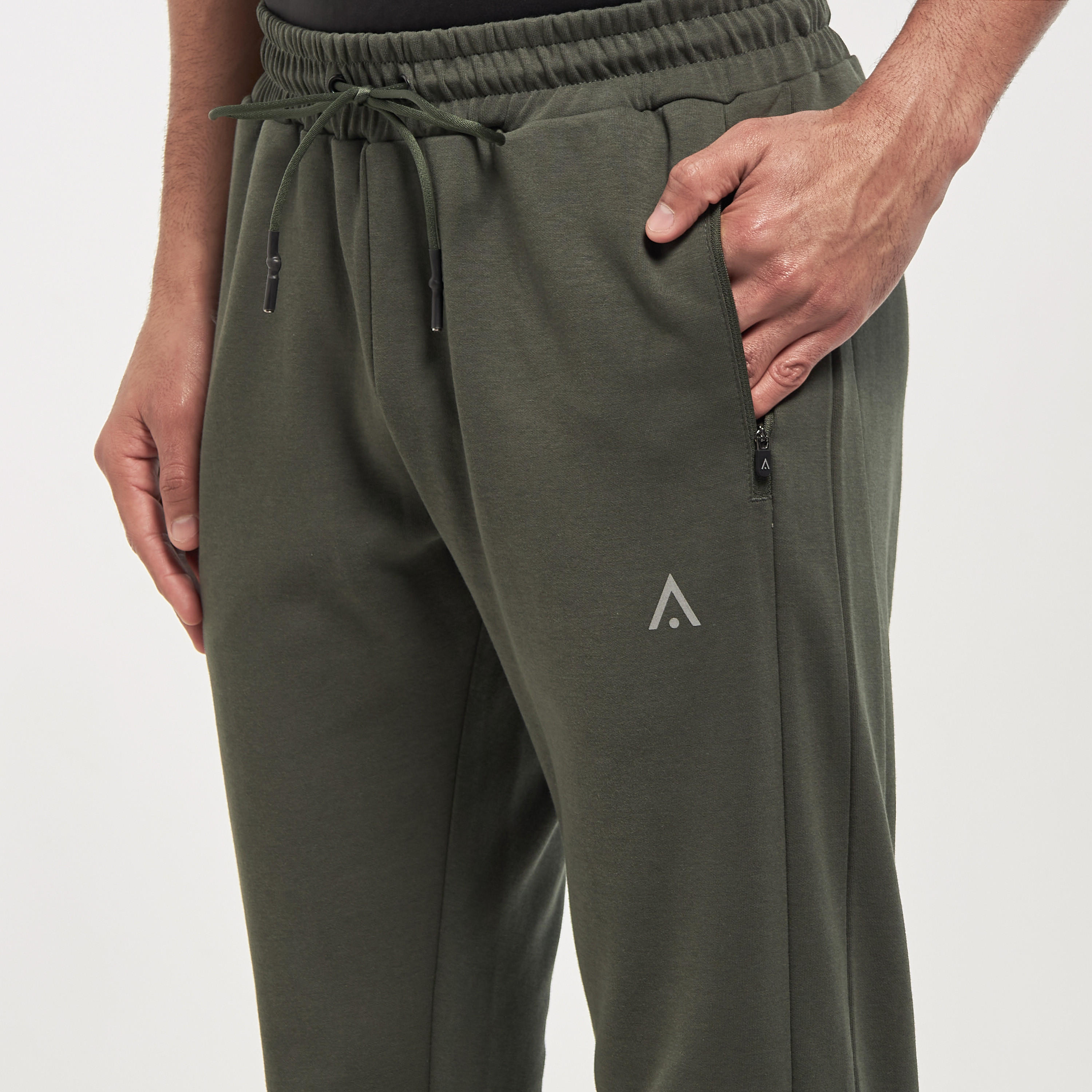 بنطلون رياضي سادة برباط إغلاق وجيوب بسحّاب-men-clothing-sportswearandactivewear-bottoms-image-1