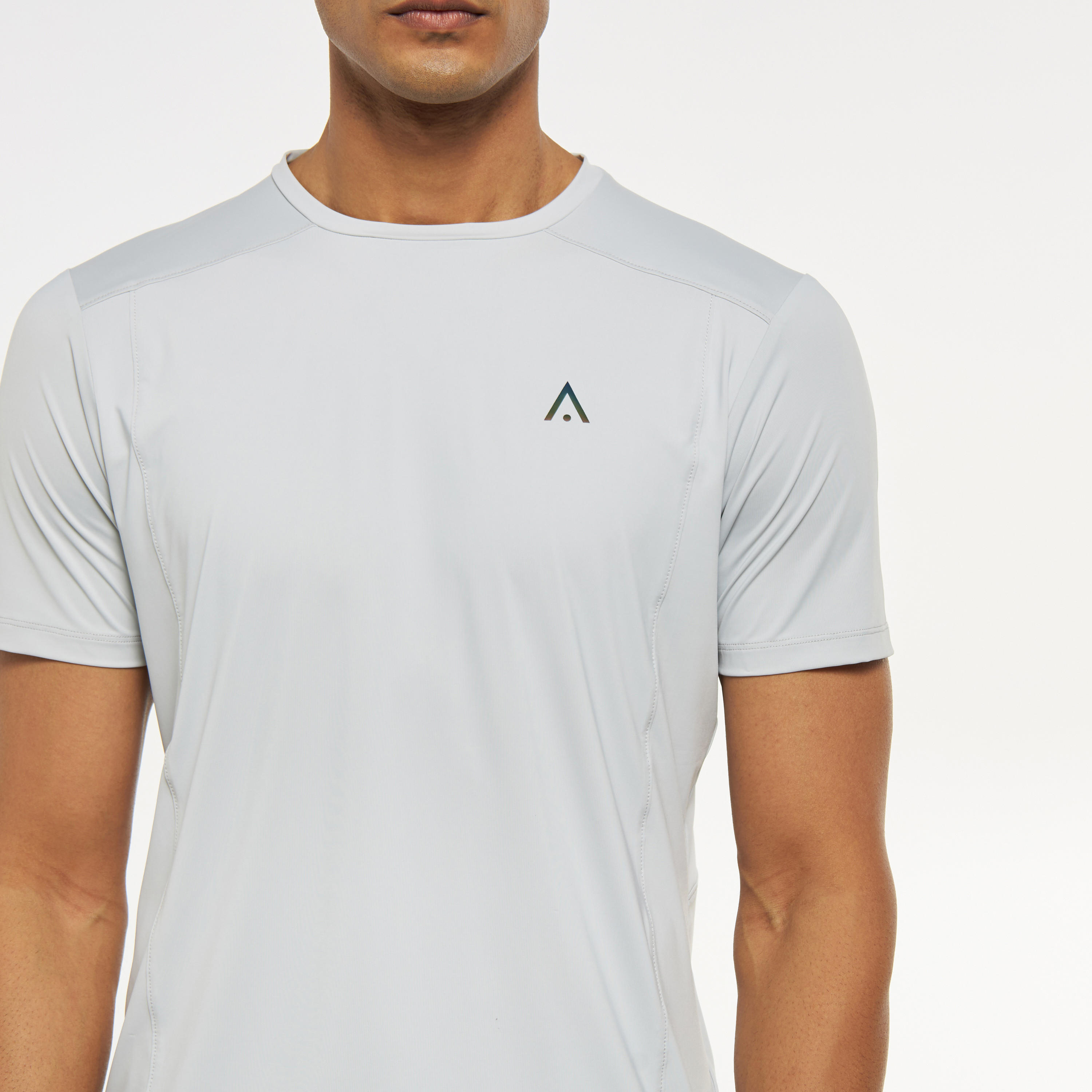 تيشيرت سادة بياقة ضيّقة وأكمام قصيرة-men-clothing-sportswearandactivewear-tshirtsandpolos-image-8