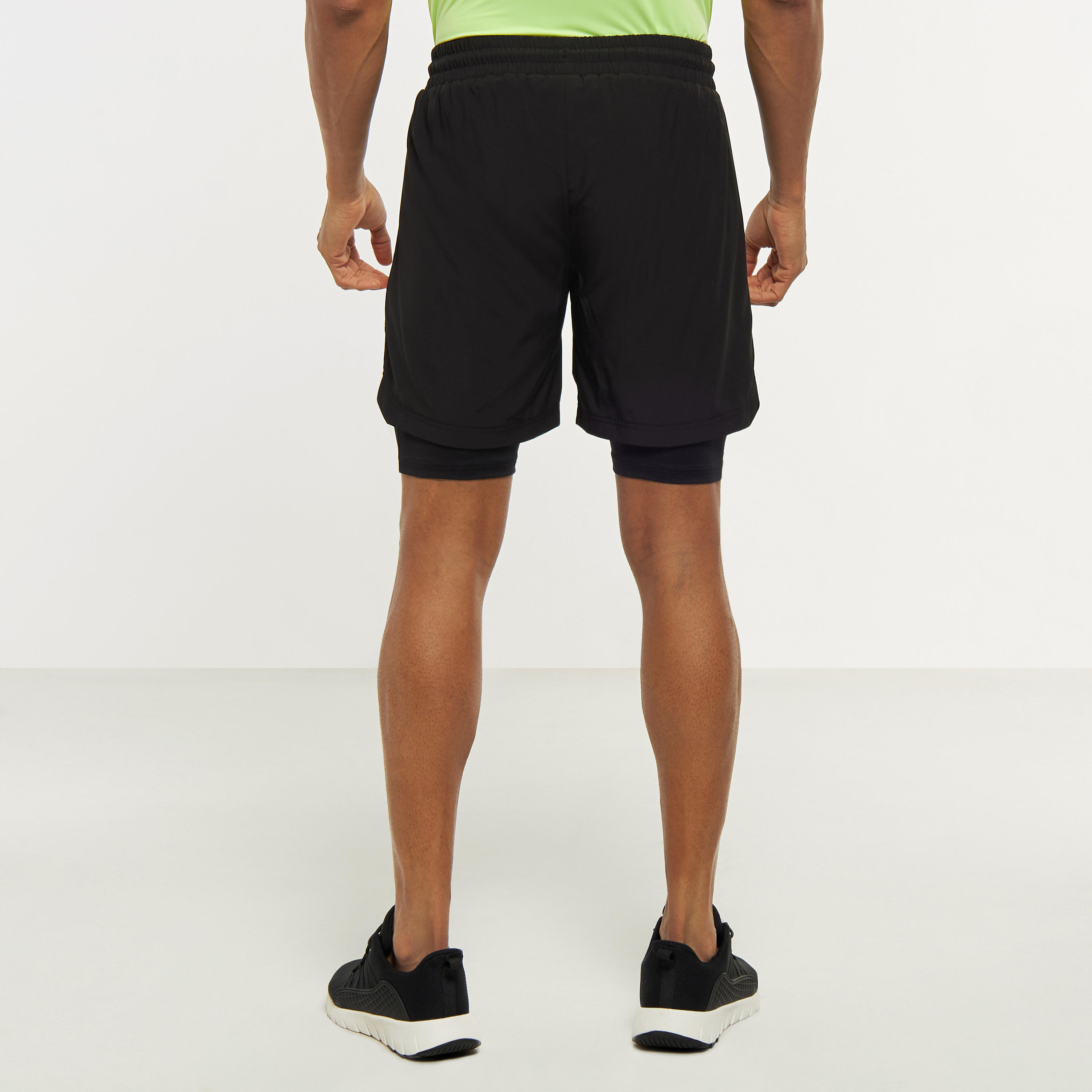 شورت تدريب سادة برباط إغلاق وجيوب-men-clothing-bottoms-shorts-image-3