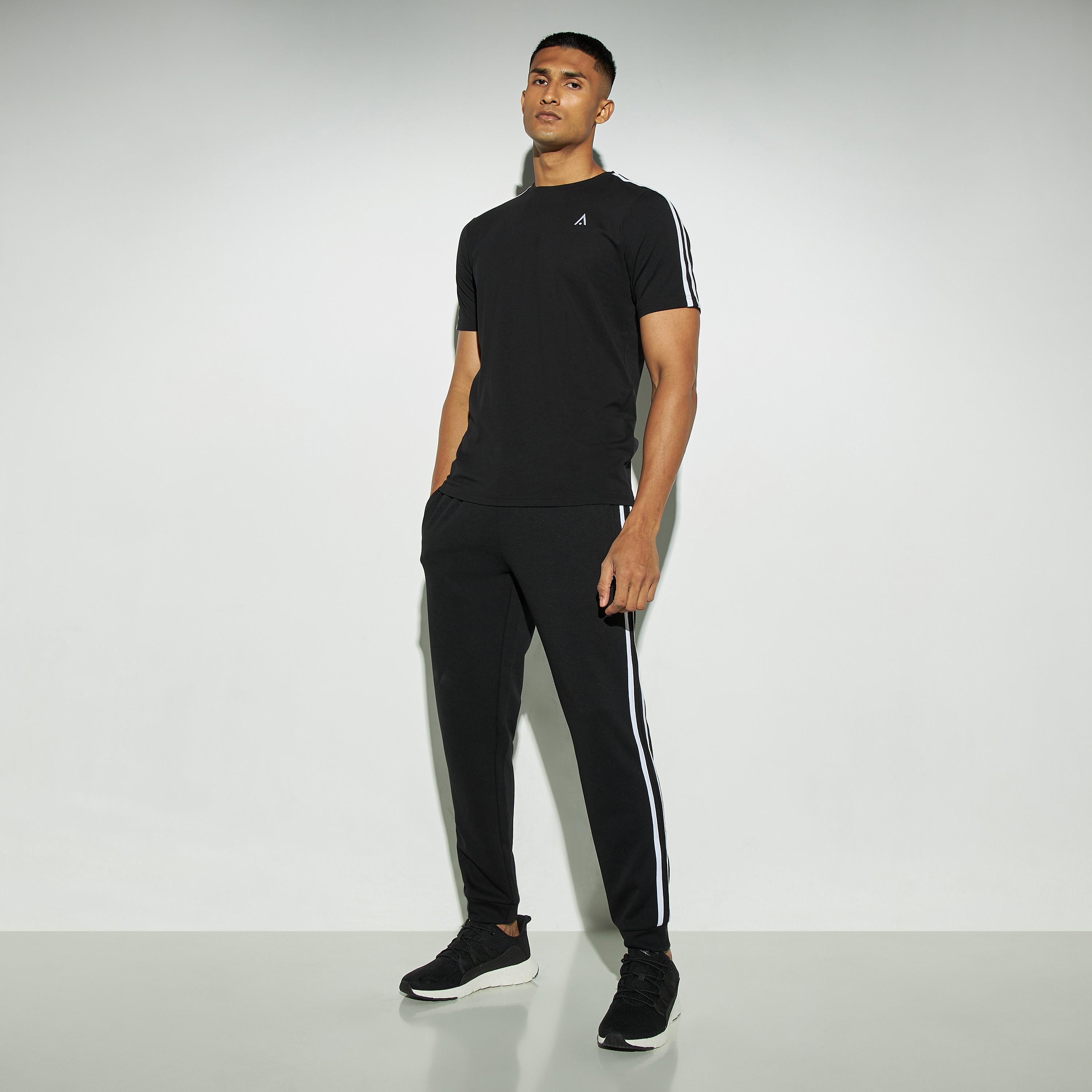 Stripes Joggers with Drawstring Closure and Pockets-men-clothing-sportswearandactivewear-tracksuits-image-2