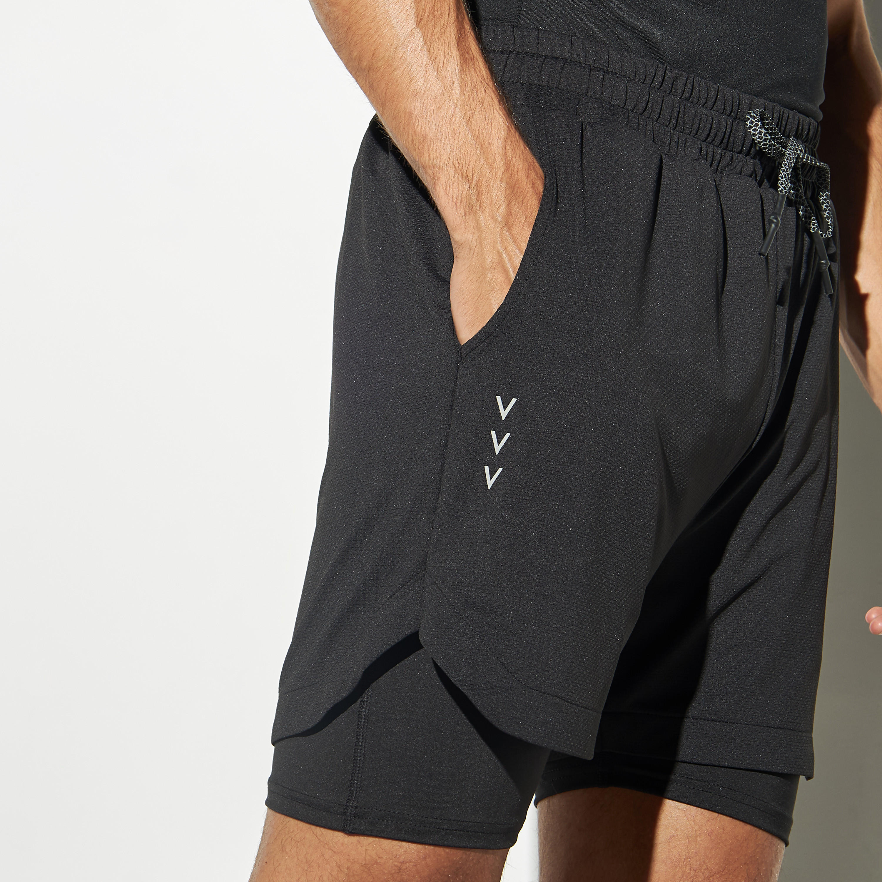 شورت هايبرد سادة برباط إغلاق وجيوب-men-clothing-bottoms-shorts-image-2