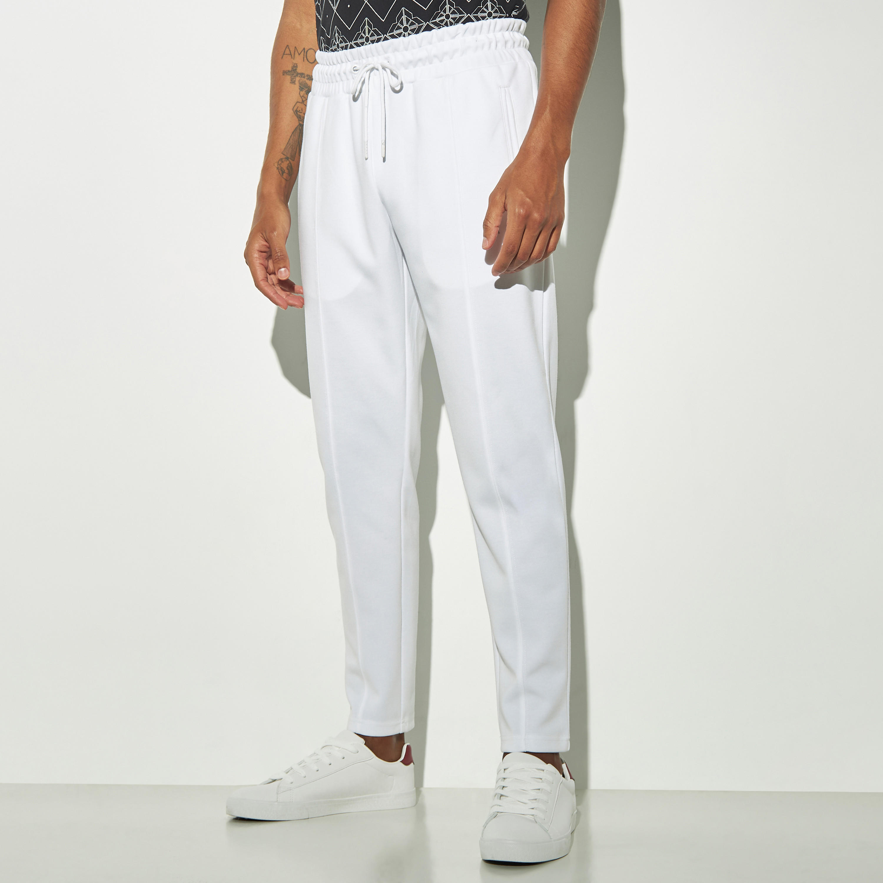 بنطلون رياضي سادة برباط إغلاق وجيوب-men-clothing-sportswearandactivewear-bottoms-image-4