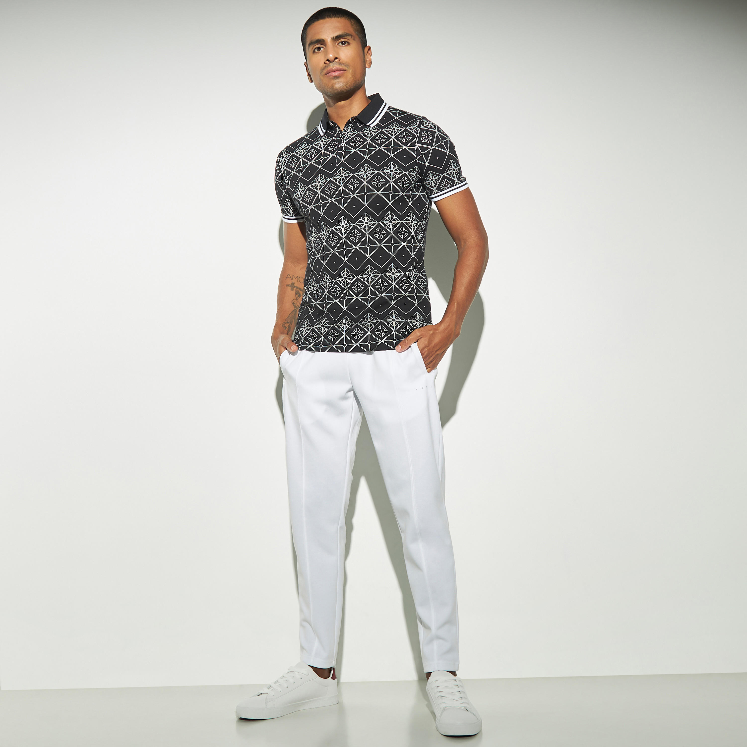 بنطلون رياضي سادة برباط إغلاق وجيوب-men-clothing-sportswearandactivewear-bottoms-image-3