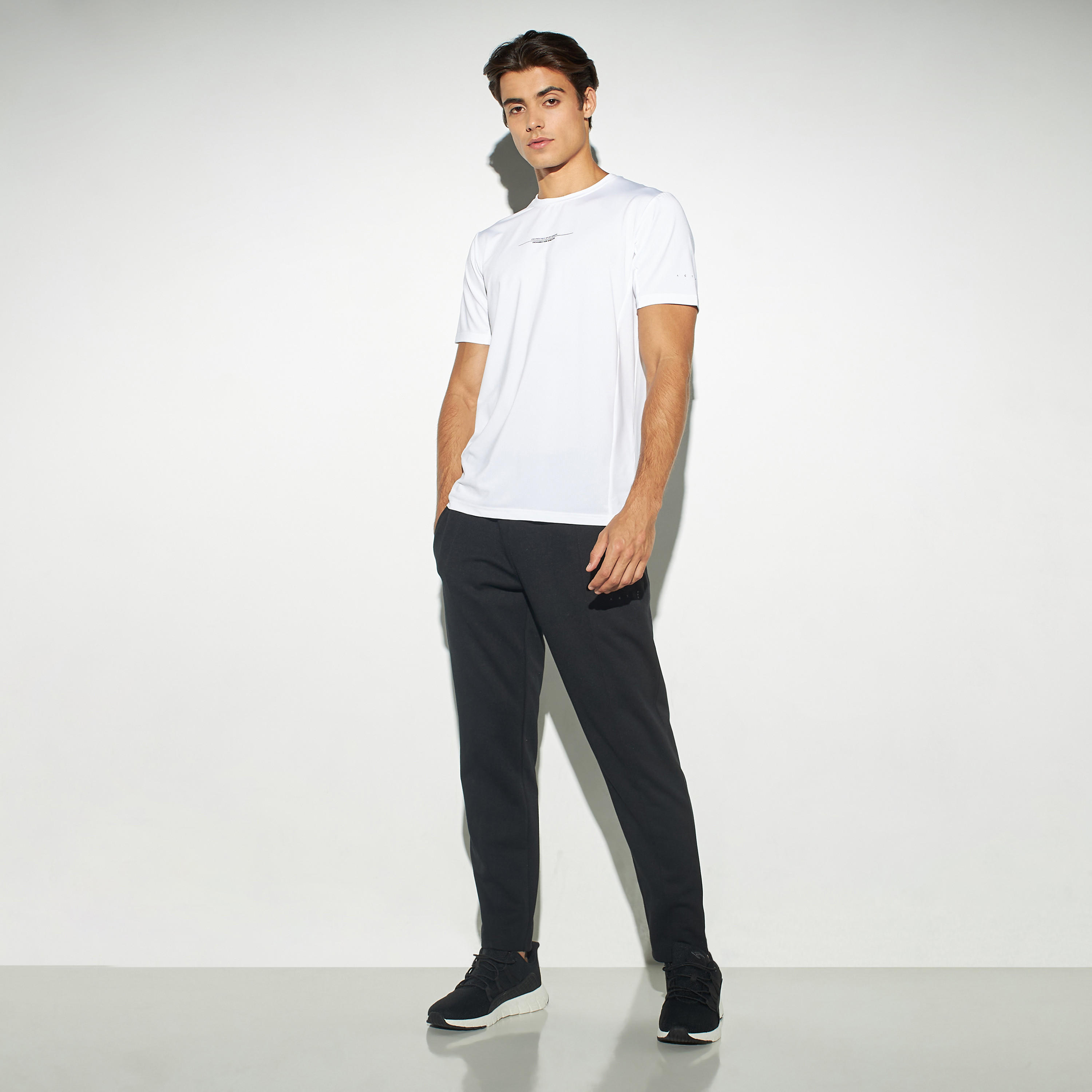 بنطلون رياضي سادة برباط إغلاق وجيوب-men-clothing-sportswearandactivewear-bottoms-image-4