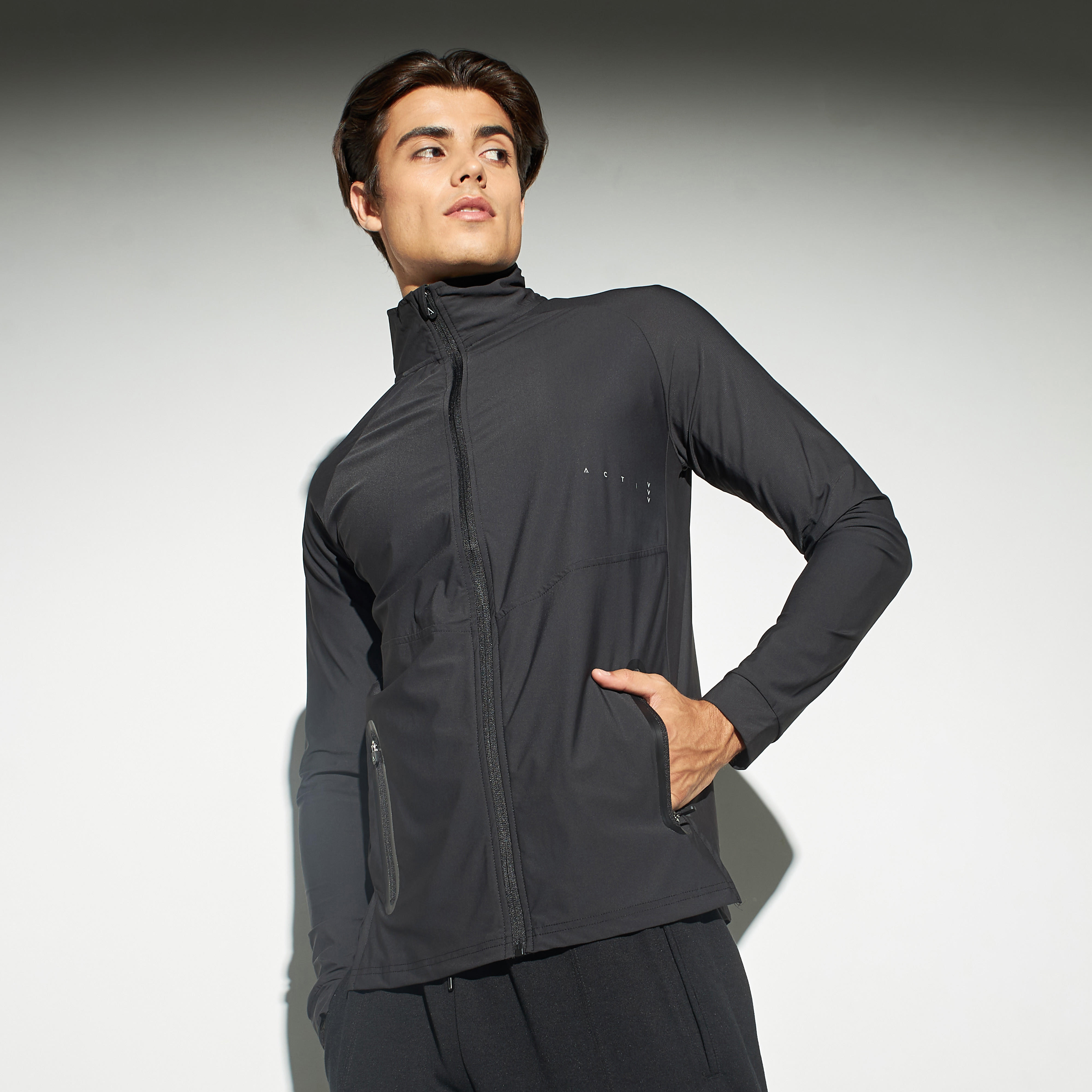 جاكيت بطبعات بسحّاب وياقة عالية وجيوب-men-clothing-jacketsandblazers-jackets-image-7