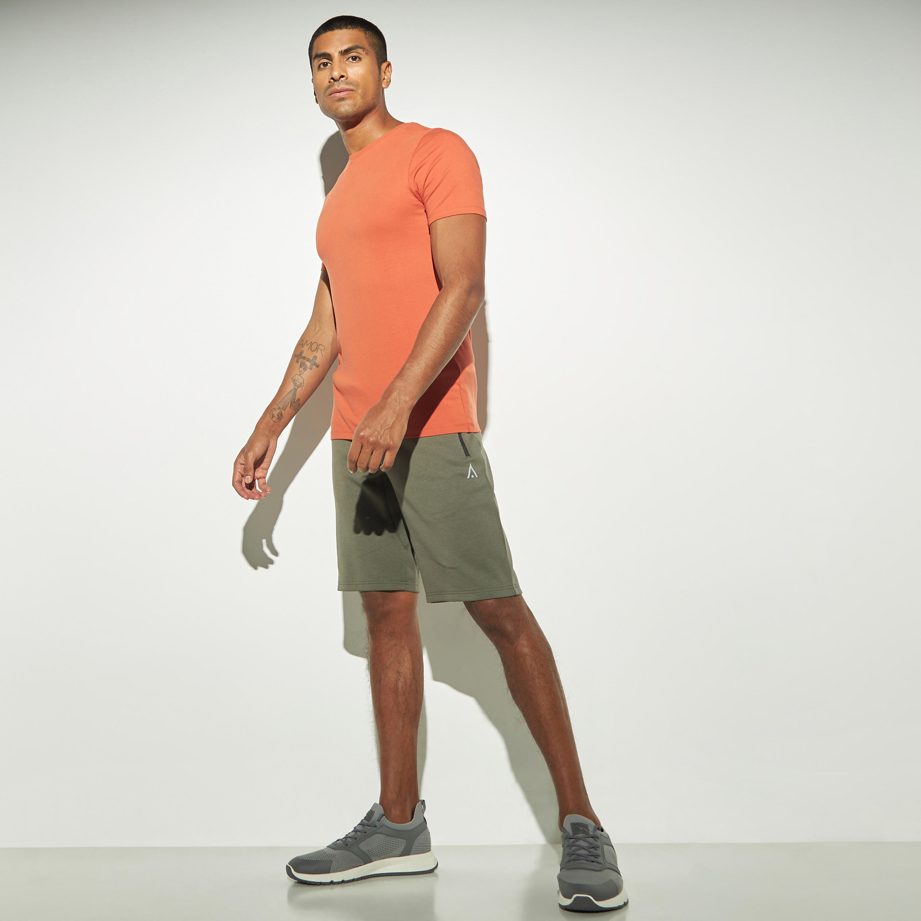 Solid Shorts with Drawstring Closure and Zipper Pockets-men-clothing-sportswearandactivewear-bottoms-image-2