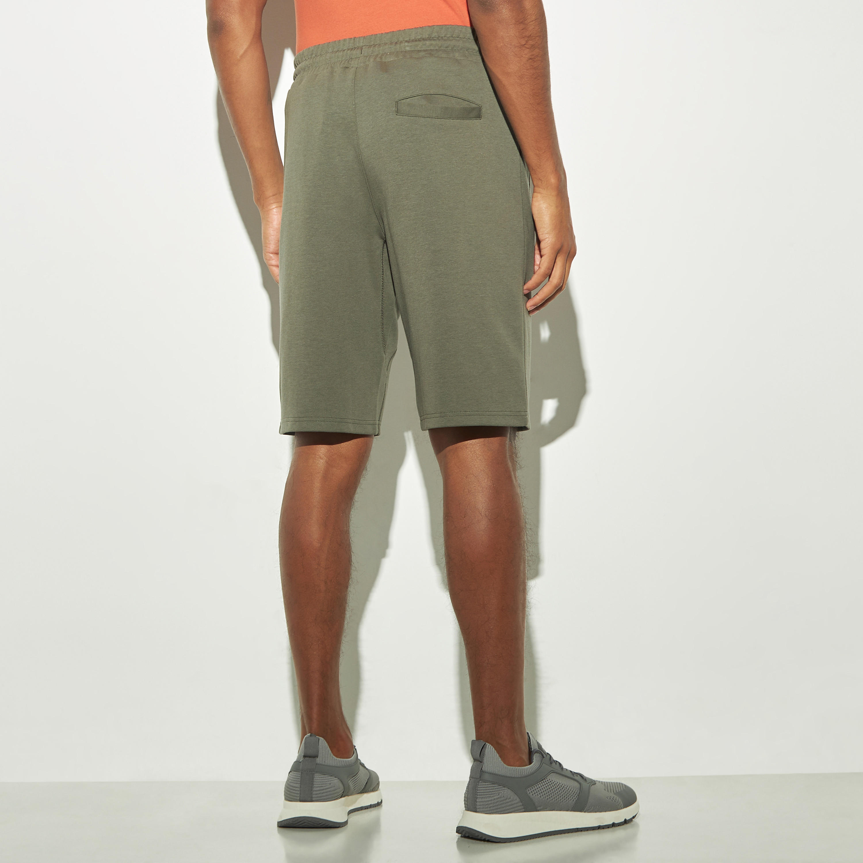 Solid Shorts with Drawstring Closure and Zipper Pockets-men-clothing-sportswearandactivewear-bottoms-image-3