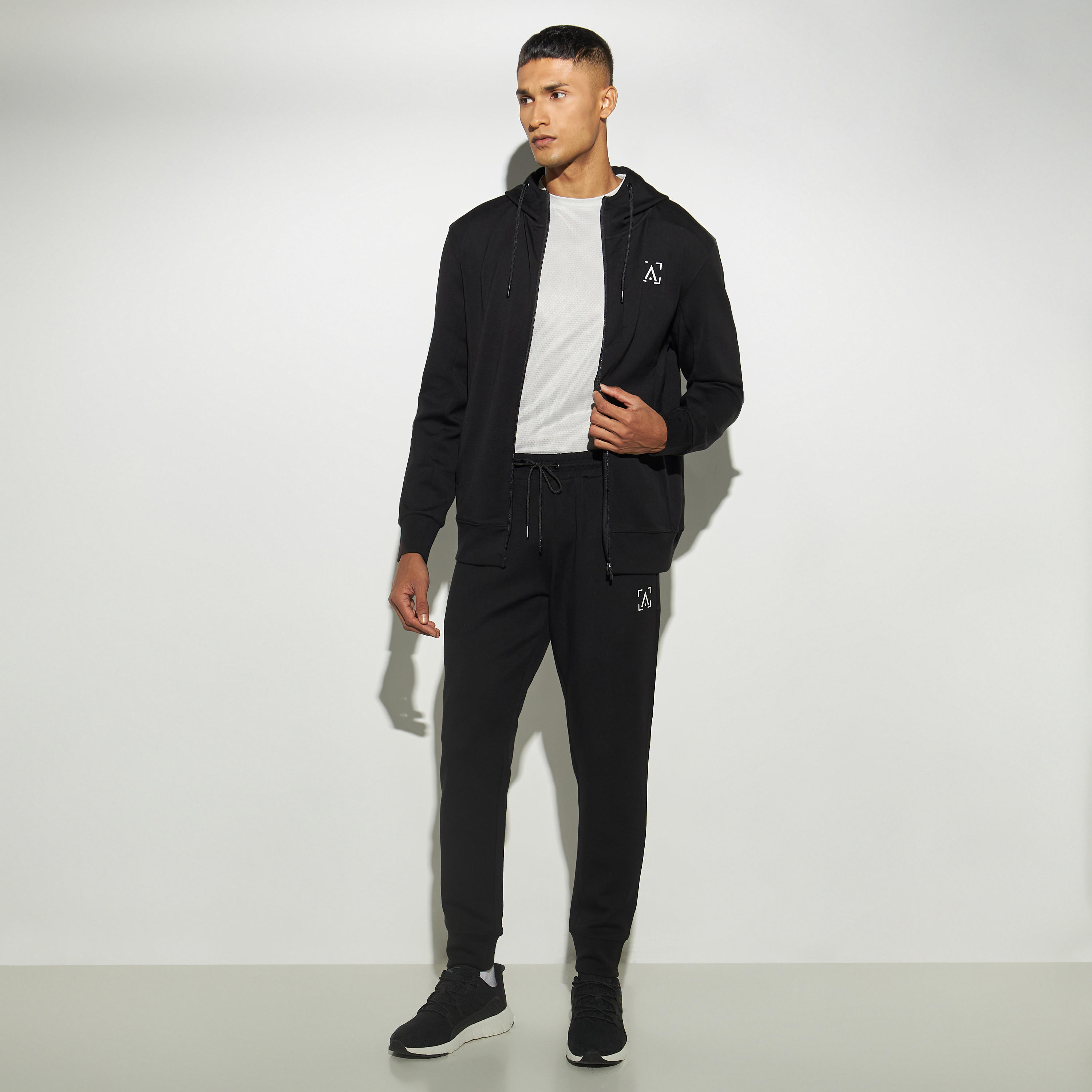 Solid Zip-Through Hoodie with Long Sleeves and Pockets-men-winterwear-hoodiesandsweatshirts-image-2