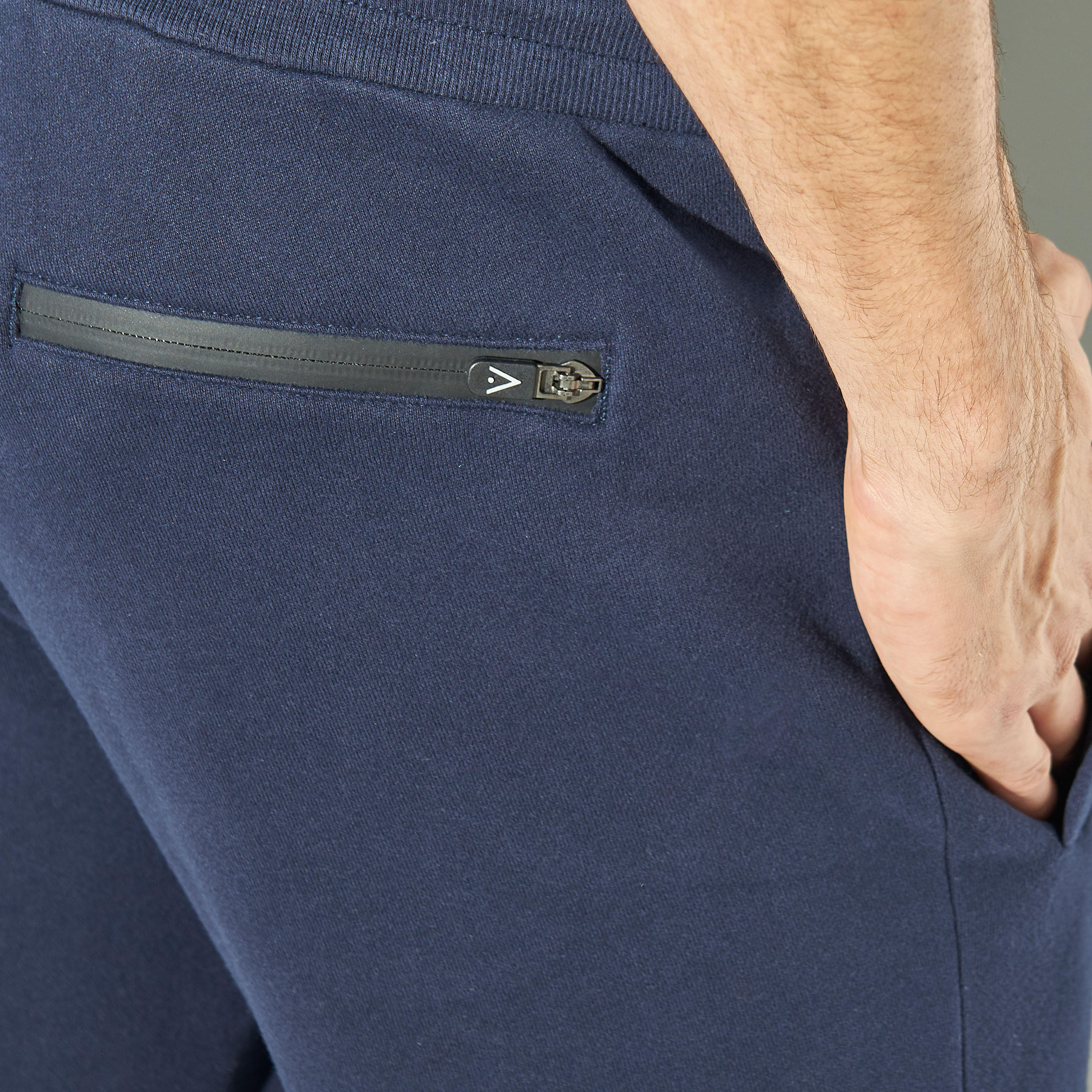 بنطلون رياضي برباط إغلاق وجيوب وطبعات-men-clothing-sportswearandactivewear-tracksuits-image-1