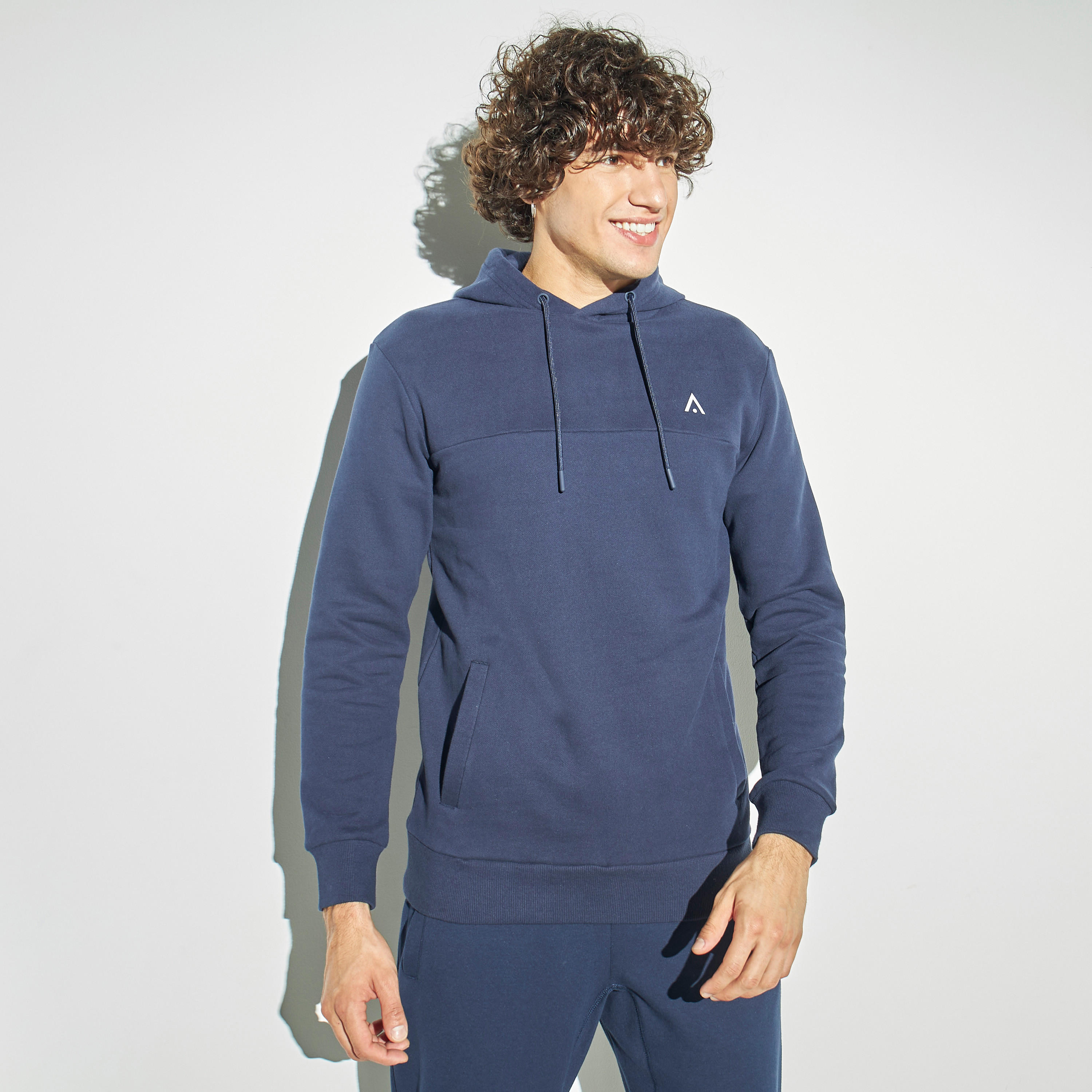هودي سادة بأكمام طويلة وجيوب-men-winterwear-hoodiesandsweatshirts-image-5
