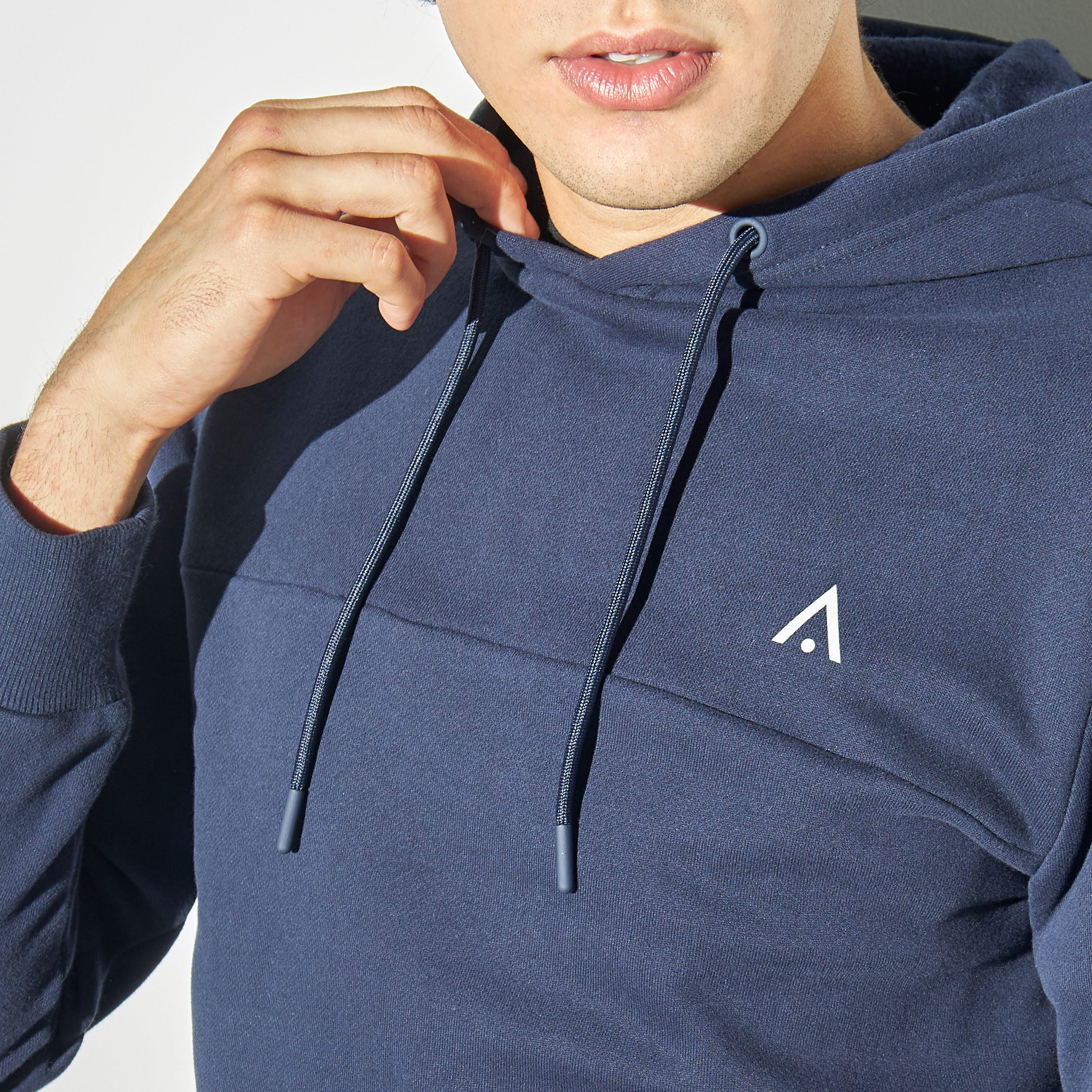 هودي سادة بأكمام طويلة وجيوب-men-winterwear-hoodiesandsweatshirts-image-2