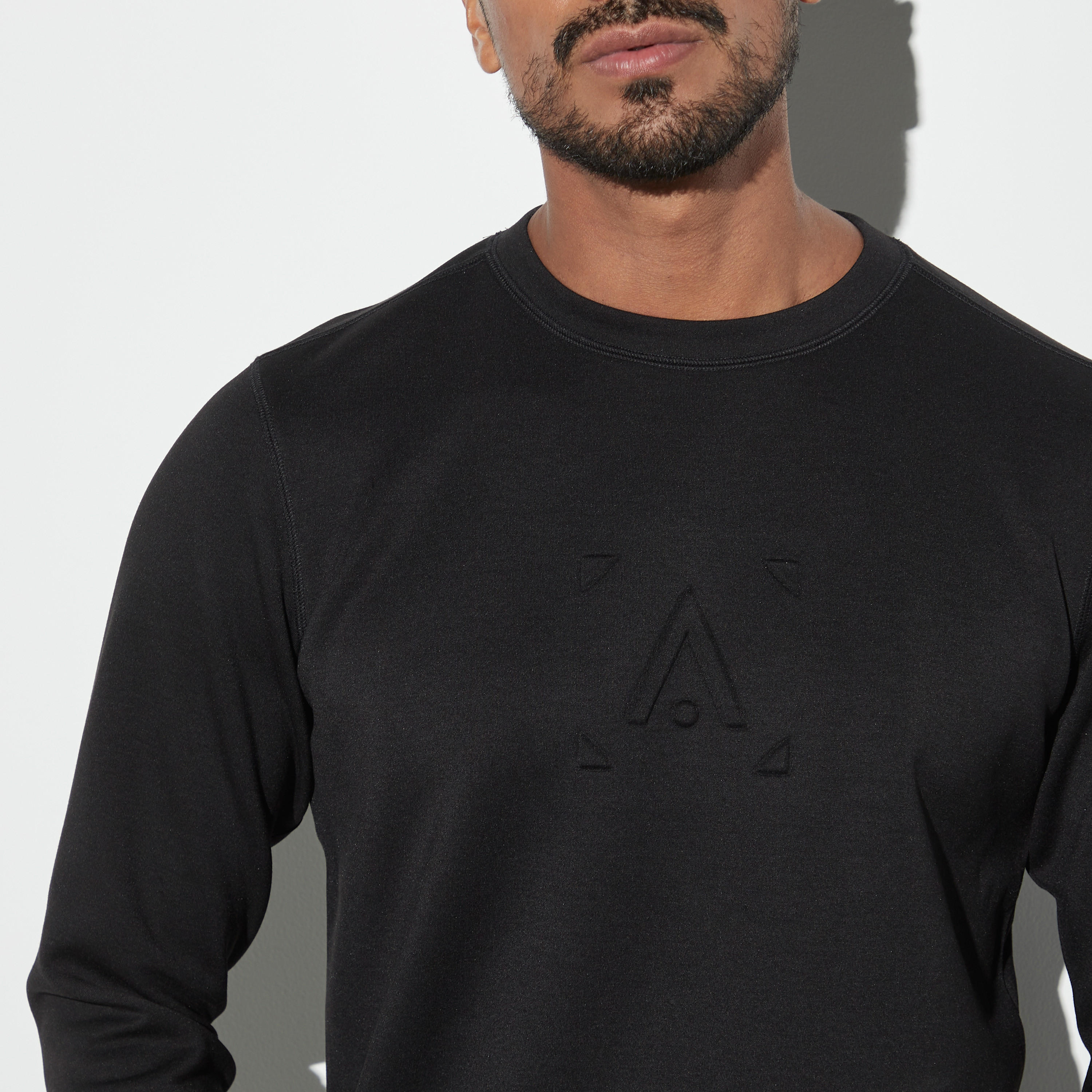 سويت شيرت سادة بياقة ضيّقة وأكمام طويلة-men-winterwear-hoodiesandsweatshirts-image-1