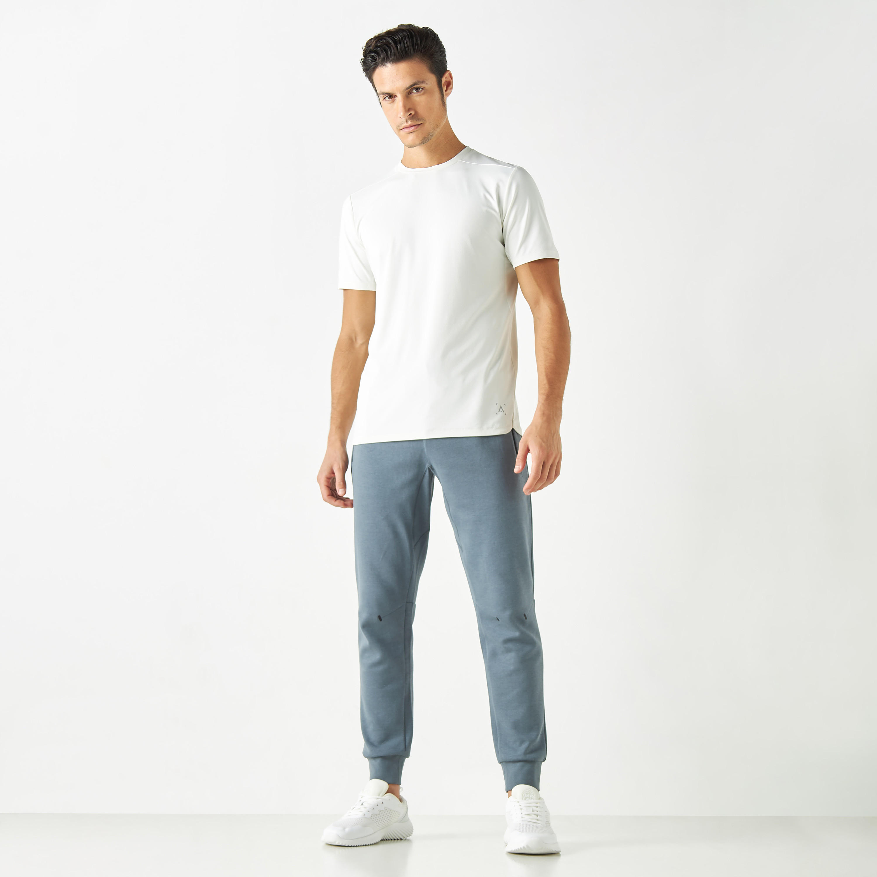 بنطلون رياضي سادة برباط إغلاق وجيوب-men-clothing-sportswearandactivewear-bottoms-image-3