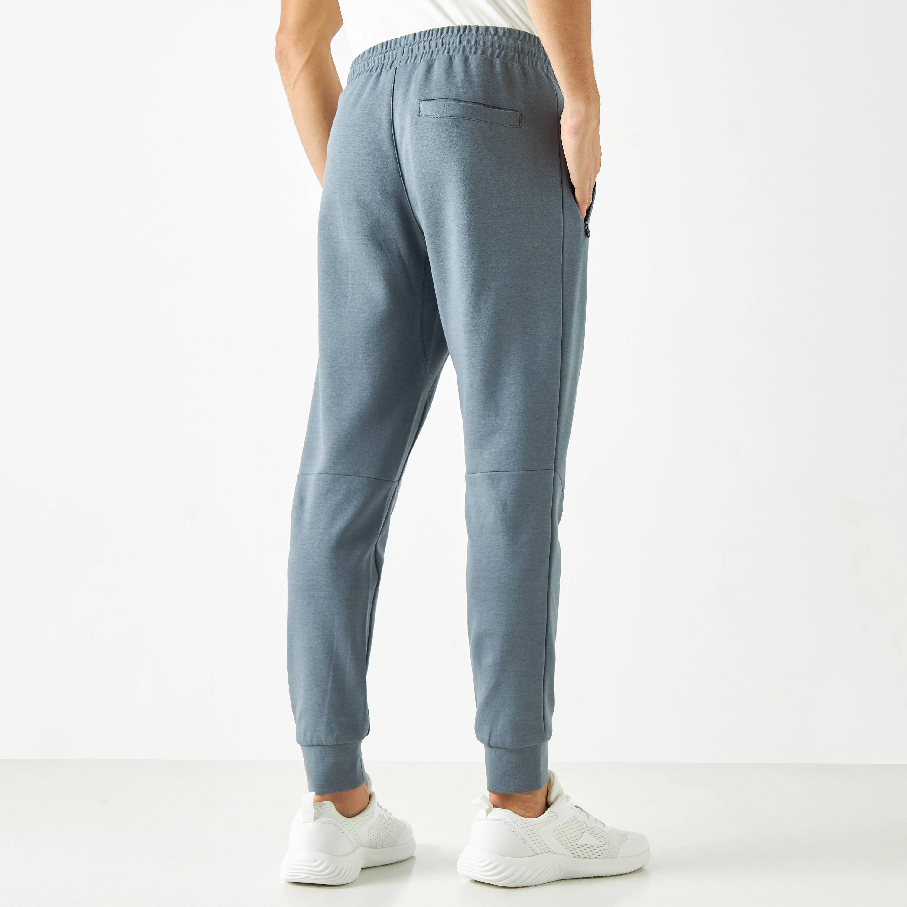 بنطلون رياضي سادة برباط إغلاق وجيوب-men-clothing-sportswearandactivewear-bottoms-image-2