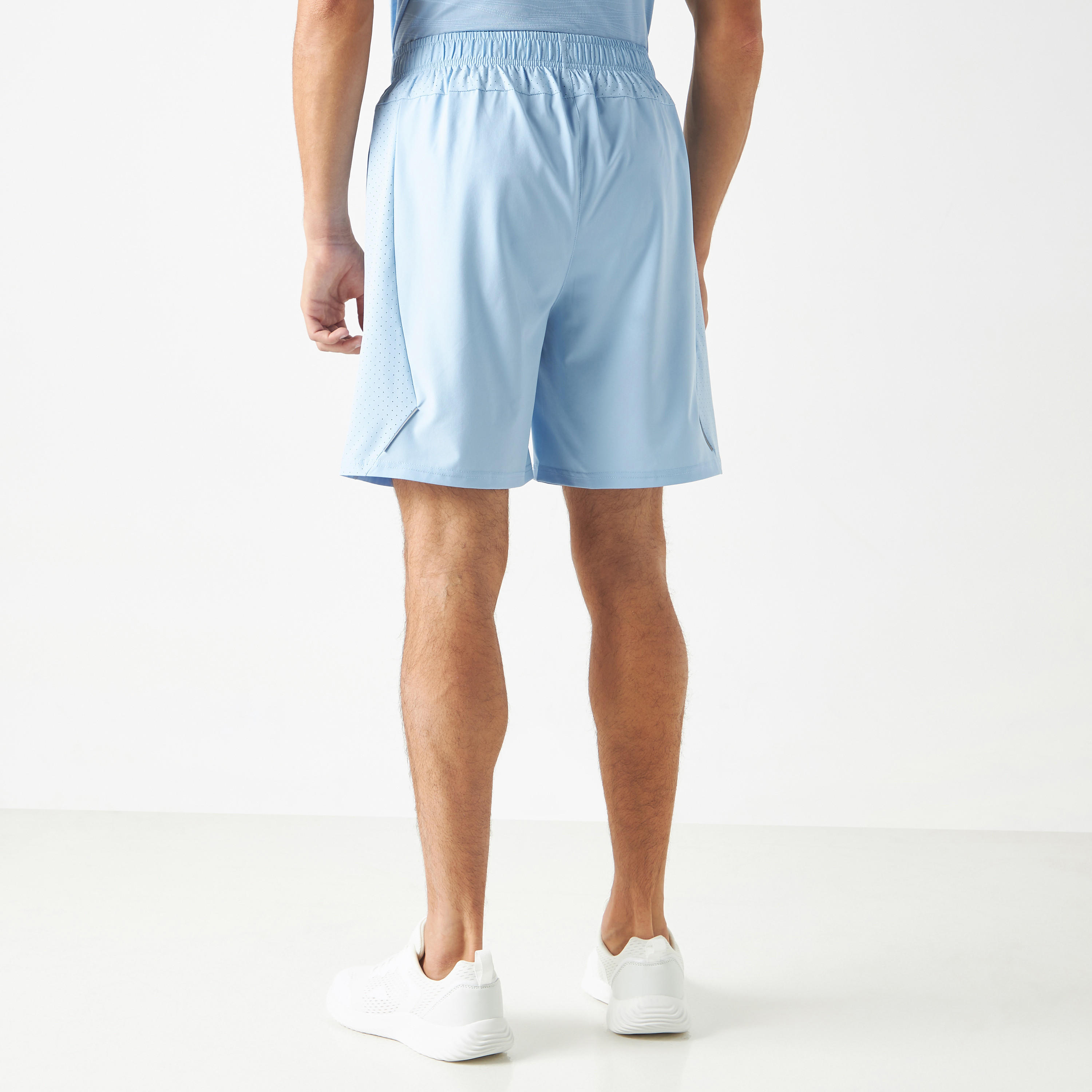 شورت بيرفورمانس بخصر مطّاطي وجيوب وطبعات-men-clothing-bottoms-shorts-image-3