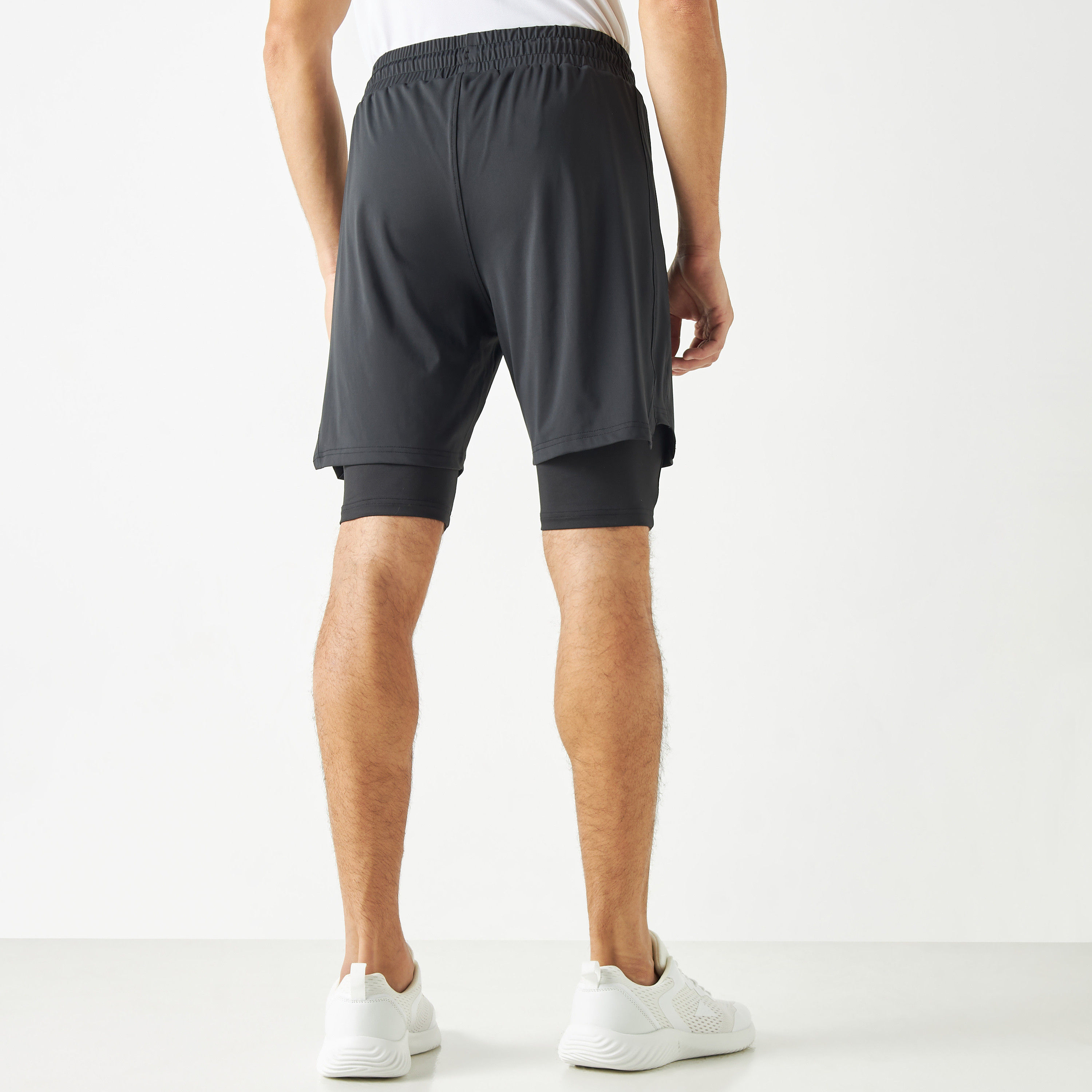 شورت هايبرد سادة برباط إغلاق وجيوب-men-clothing-bottoms-shorts-image-6