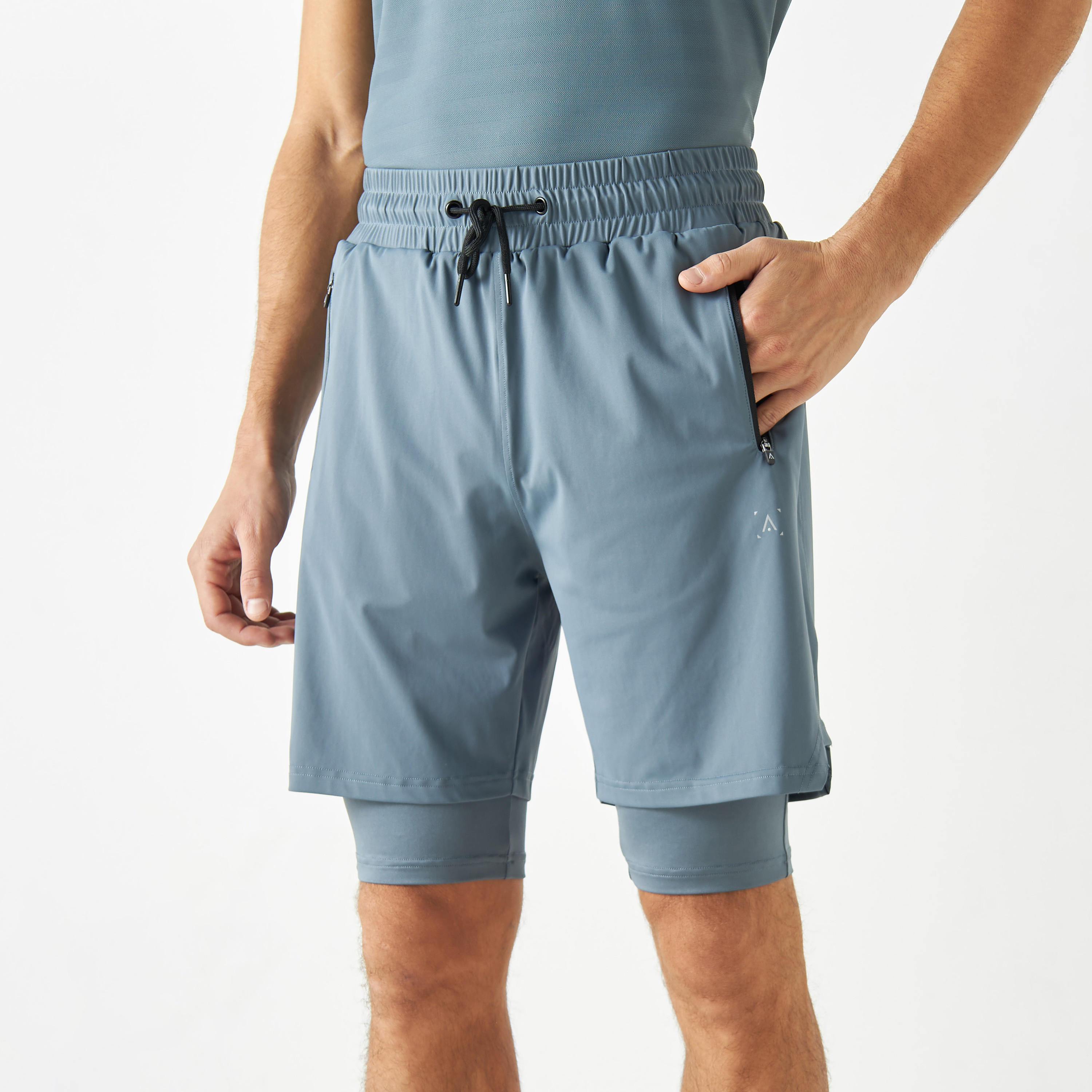 شورت هايبرد سادة برباط إغلاق وجيوب-men-clothing-bottoms-shorts-image-4