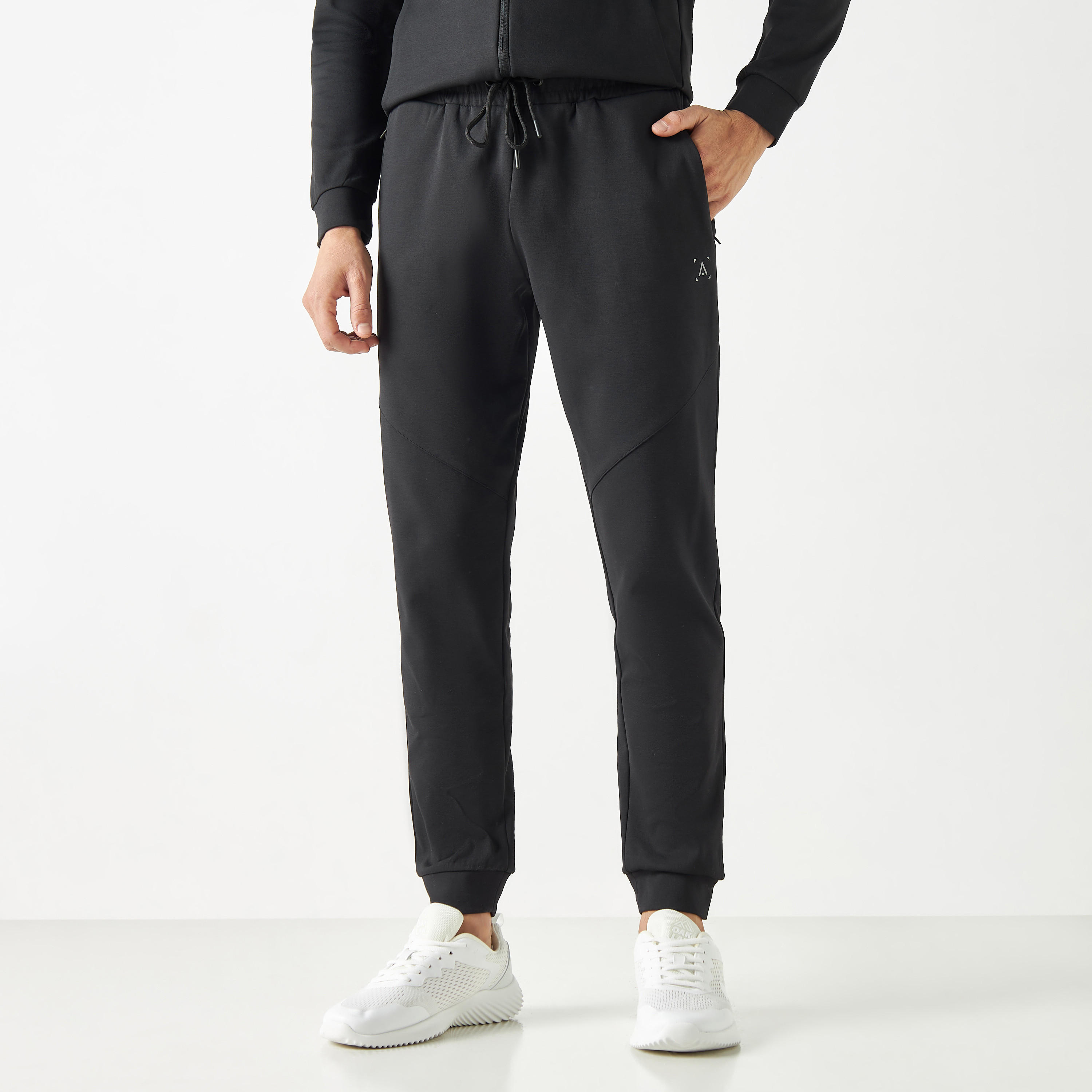 بنطلون رياضي سادة برباط إغلاق وجيوب-men-clothing-sportswearandactivewear-bottoms-image-1