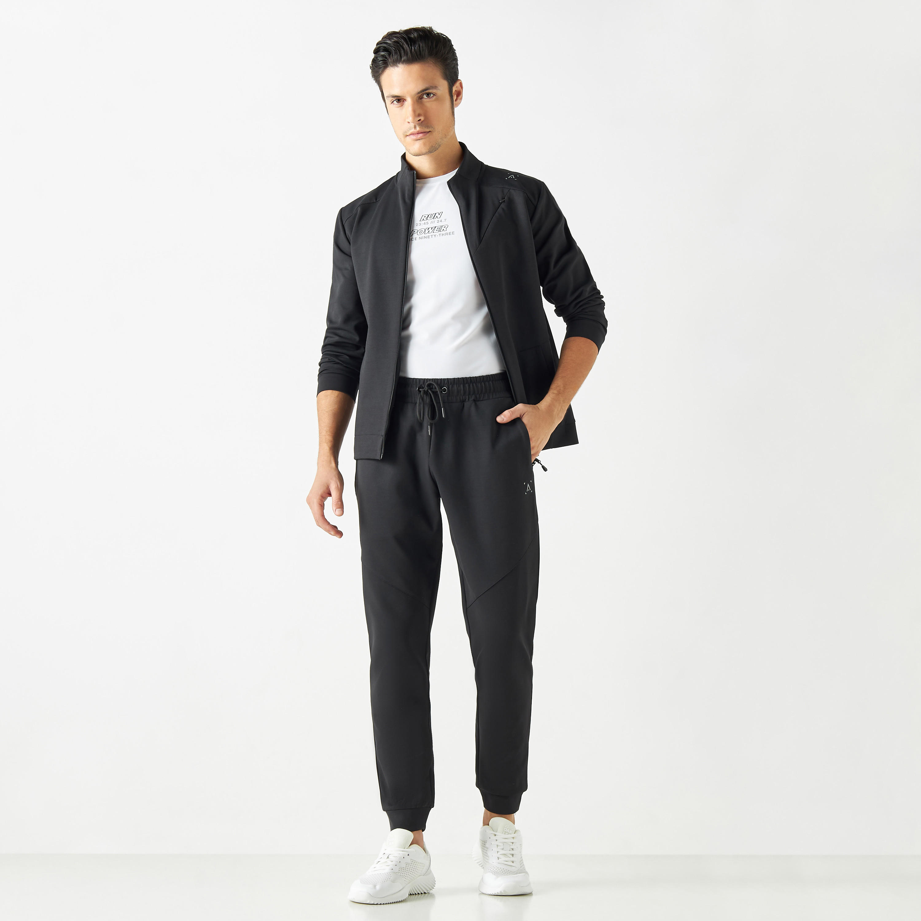بنطلون رياضي سادة برباط إغلاق وجيوب-men-clothing-sportswearandactivewear-bottoms-image-2