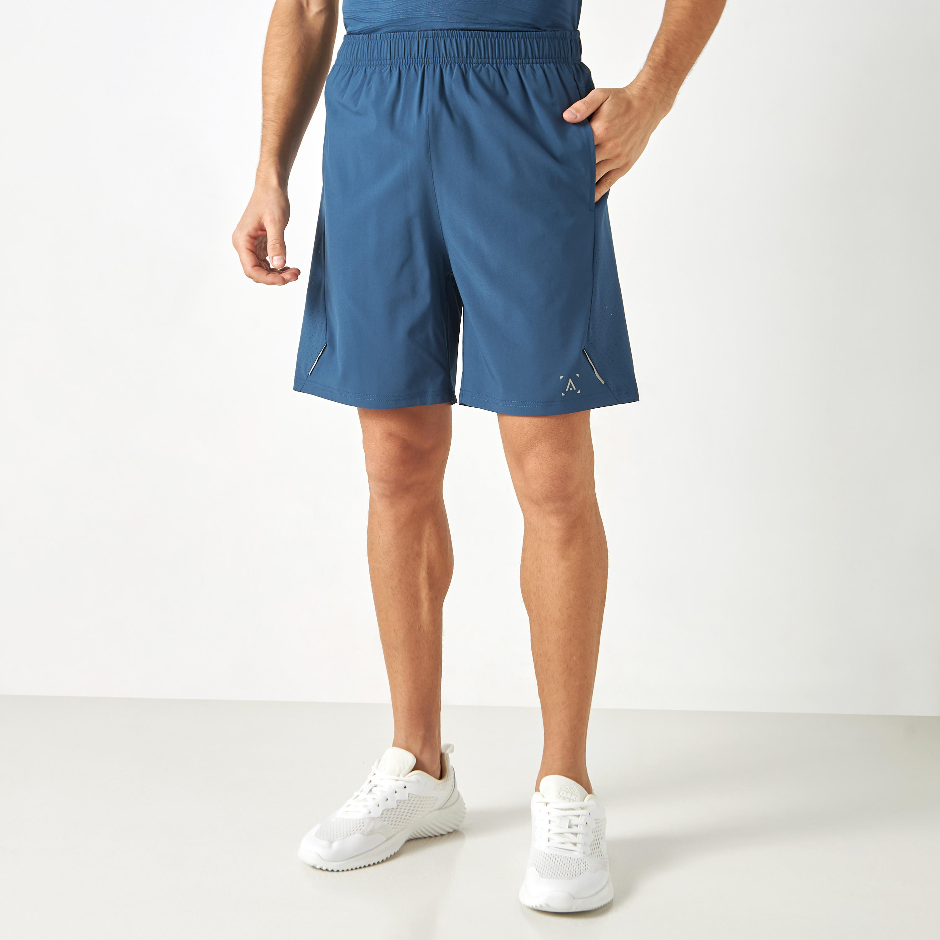 شورت بخصر مطاطي وجيوب وألواح مطبوعة-men-clothing-bottoms-shorts-image-1