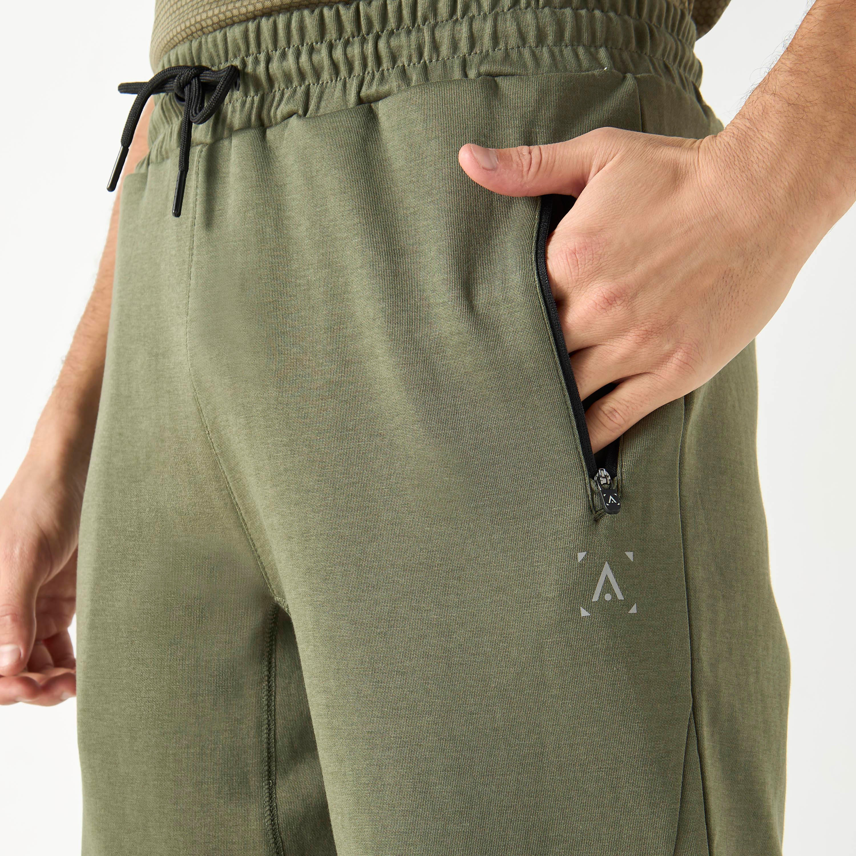 شورت بخصر مطاطي وجيوب بسحاب-men-clothing-bottoms-shorts-image-4