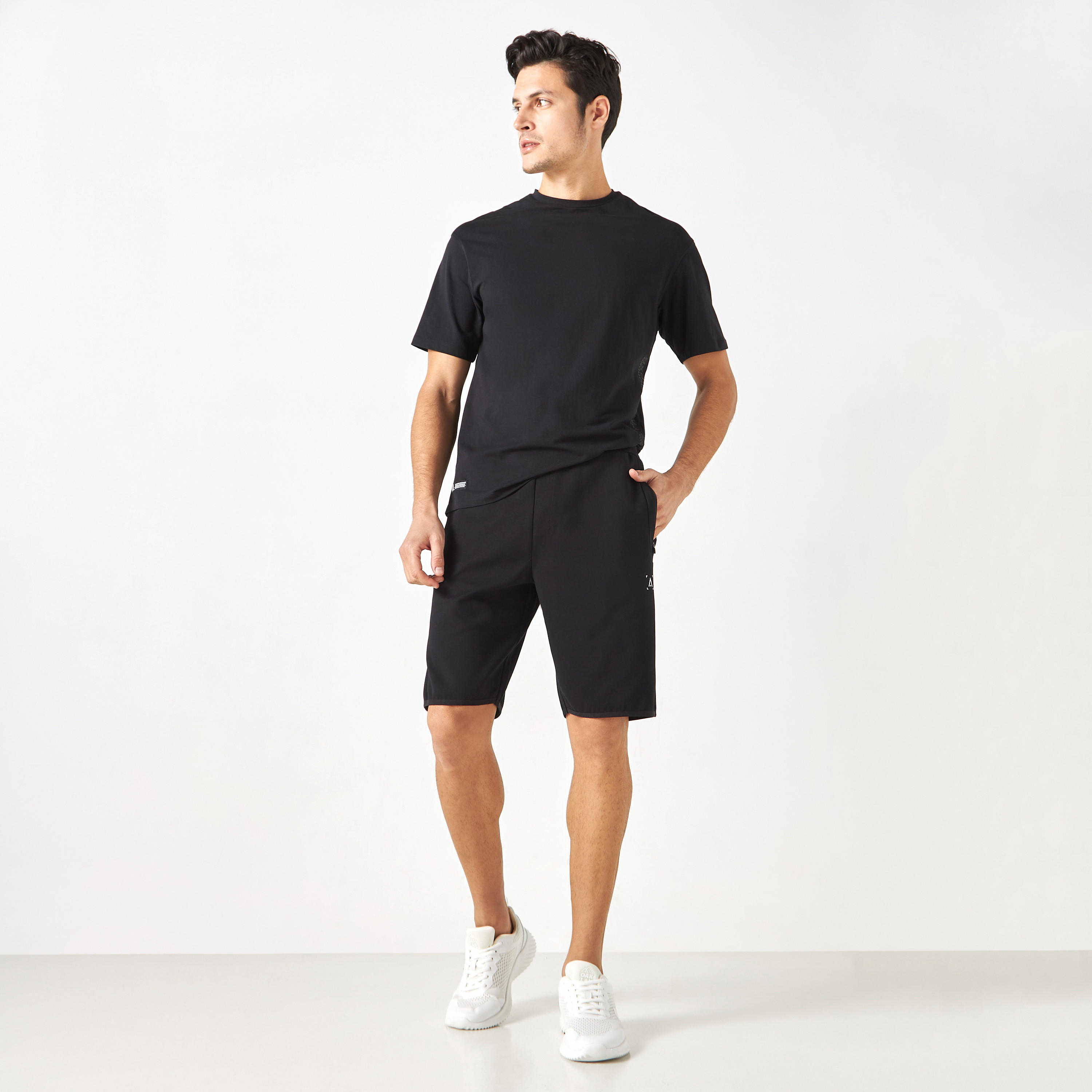 شورت بطبعات وخصر مطاطي وجيوب بسحاب-men-clothing-bottoms-shorts-image-2