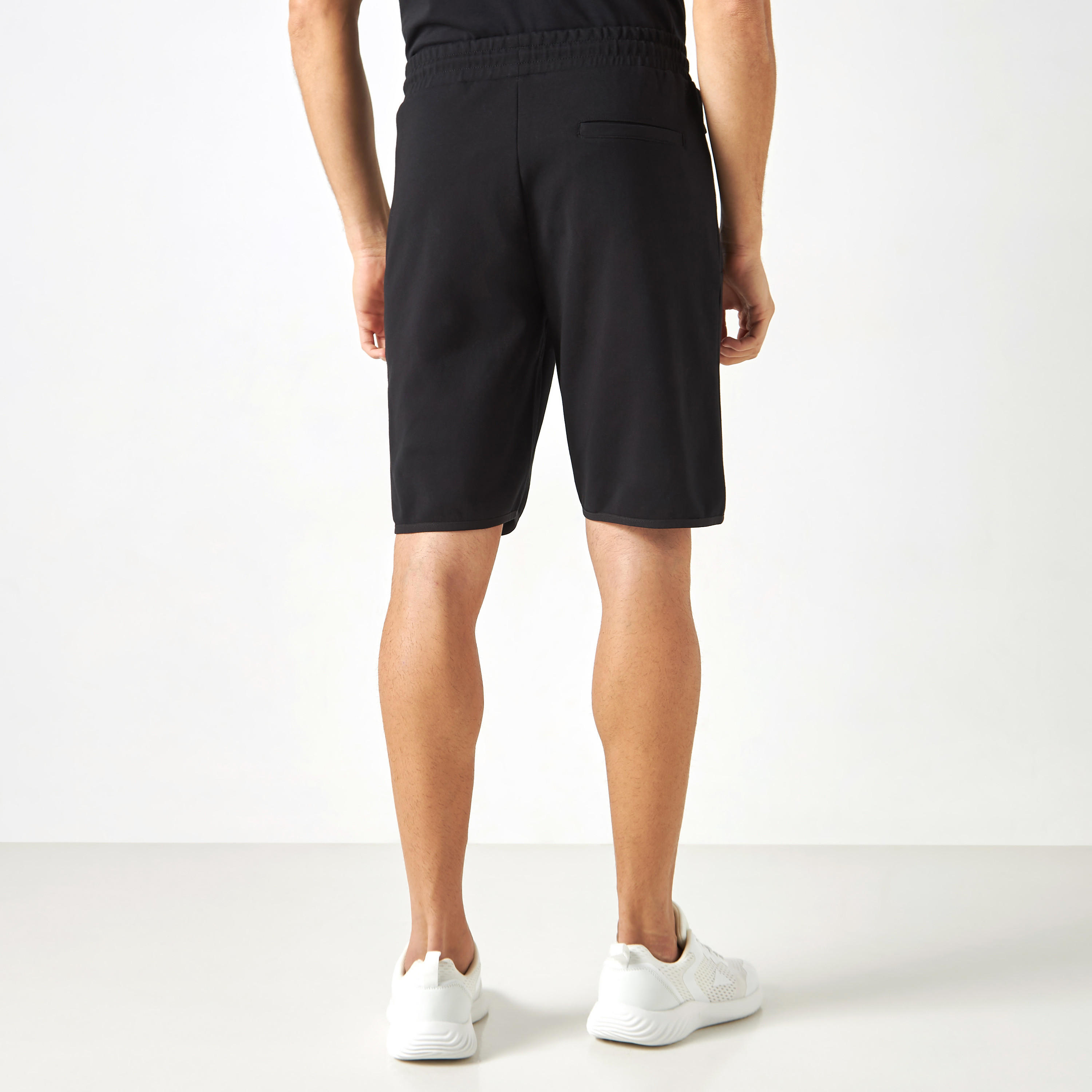شورت بطبعات وخصر مطاطي وجيوب بسحاب-men-clothing-bottoms-shorts-image-3