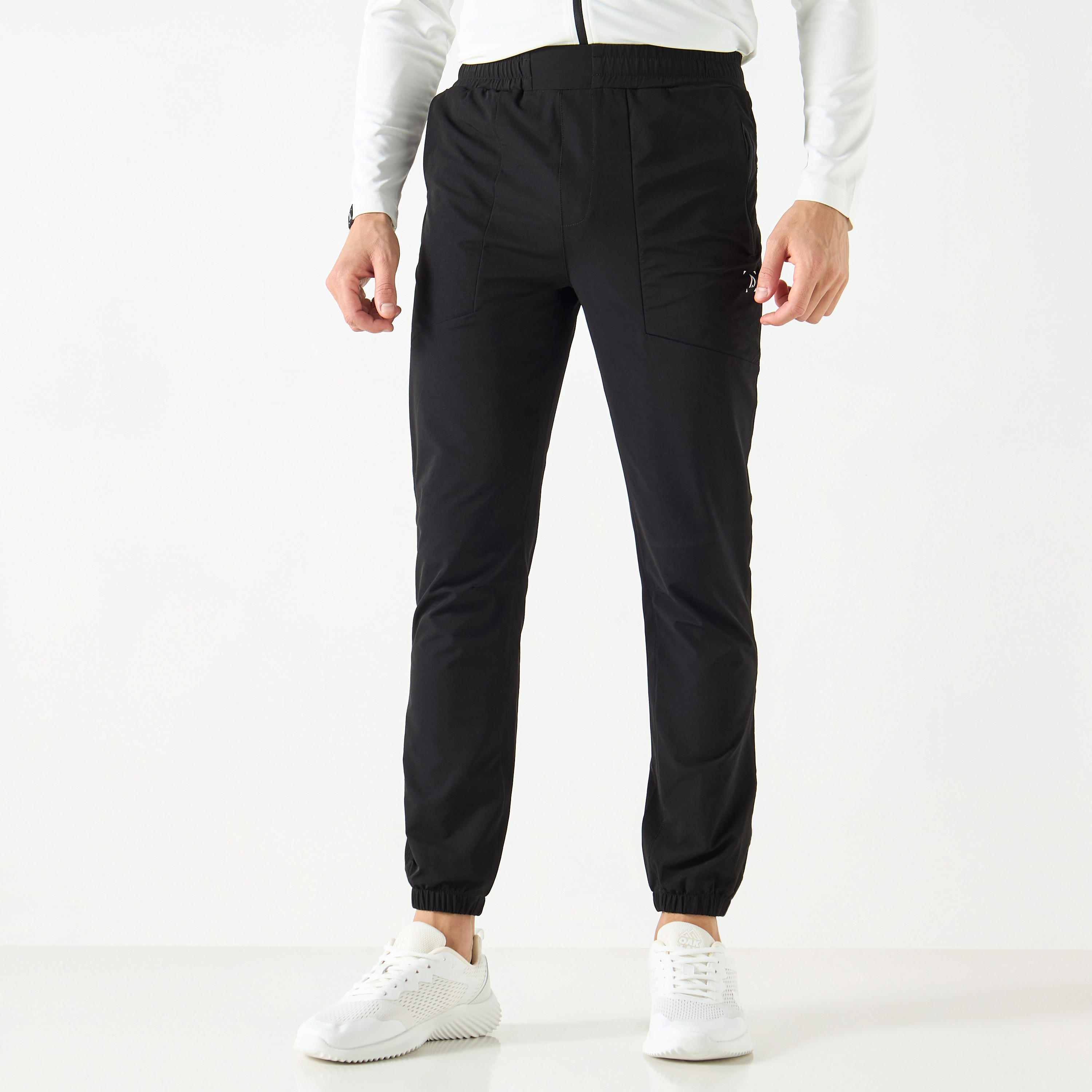 بنطلون رياضي بخصر مطّاطي وجيوب-men-clothing-sportswearandactivewear-bottoms-image-4