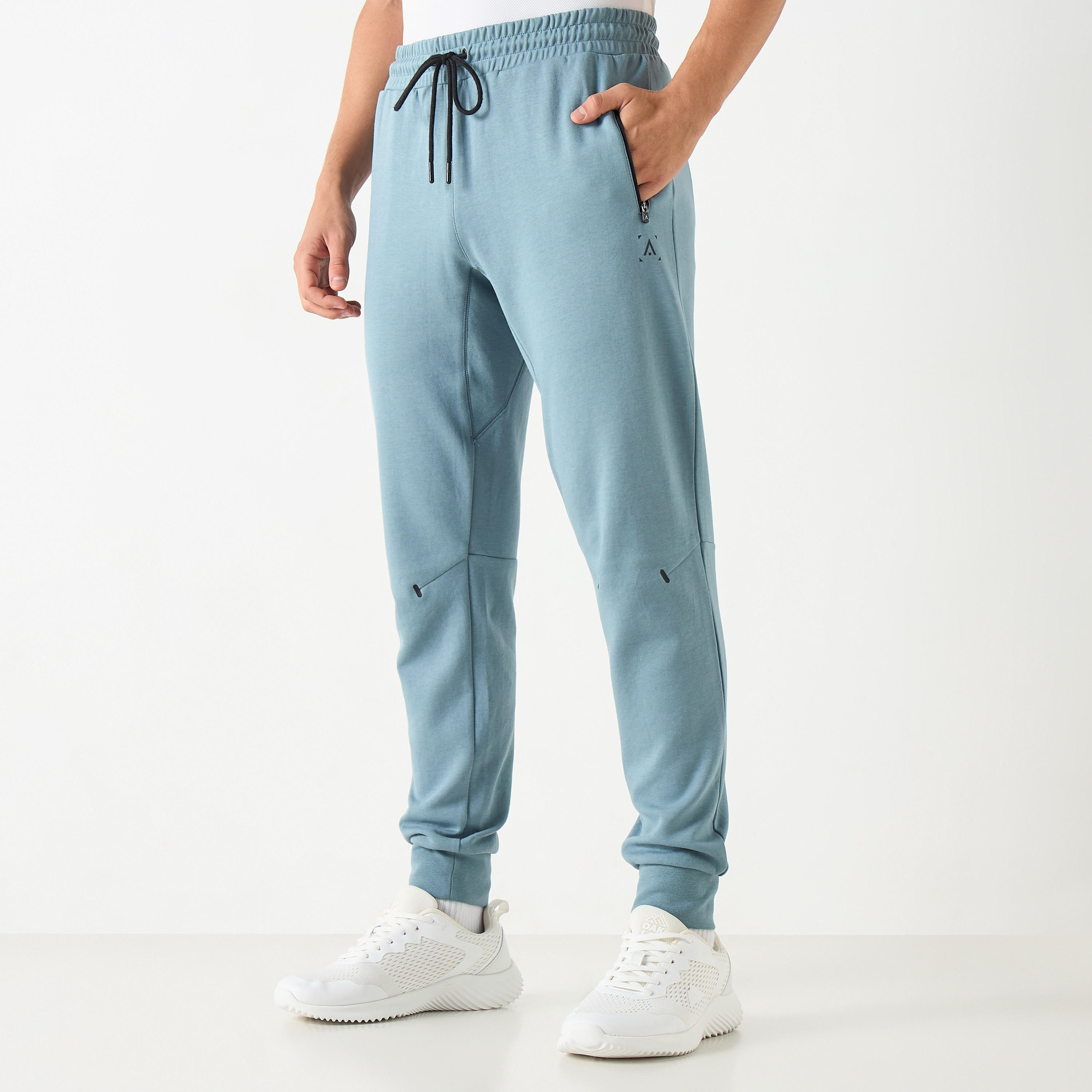 بنطلون رياضي بخصر مطاطي وجيوب-men-clothing-sportswearandactivewear-bottoms-image-1