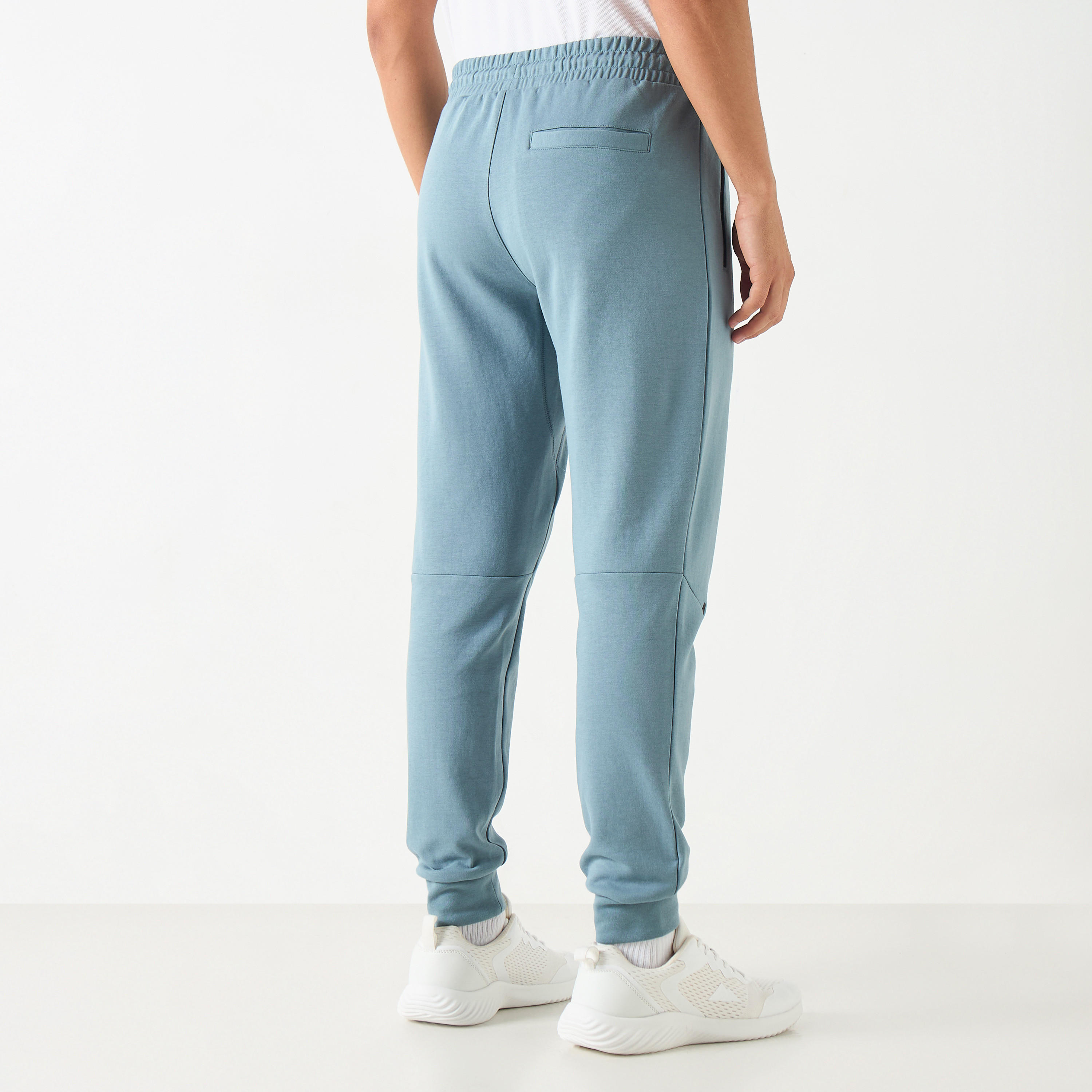 بنطلون رياضي بخصر مطاطي وجيوب-men-clothing-sportswearandactivewear-bottoms-image-3