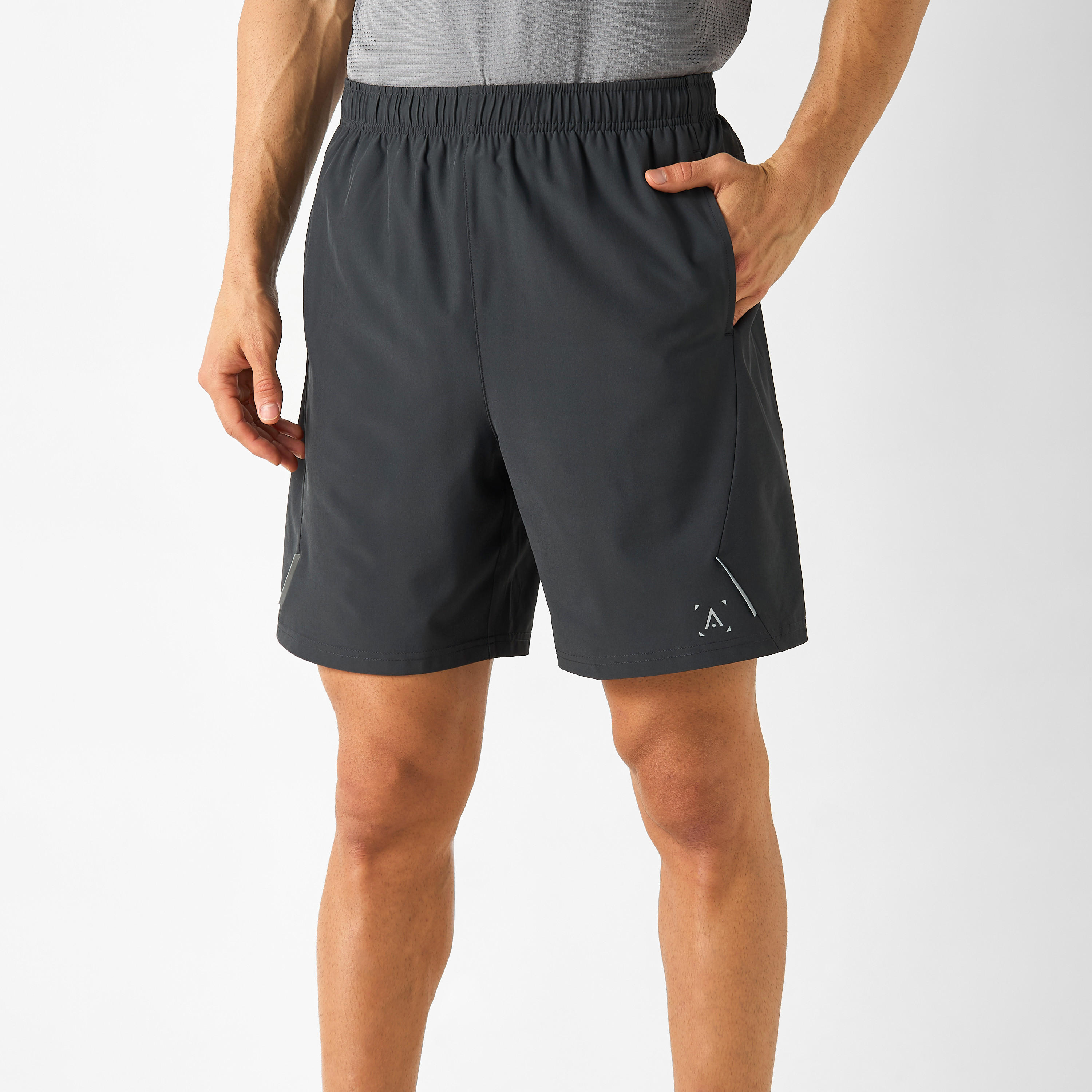 شورت بجيوب وحزام خصر مطاطي-men-clothing-bottoms-shorts-image-1