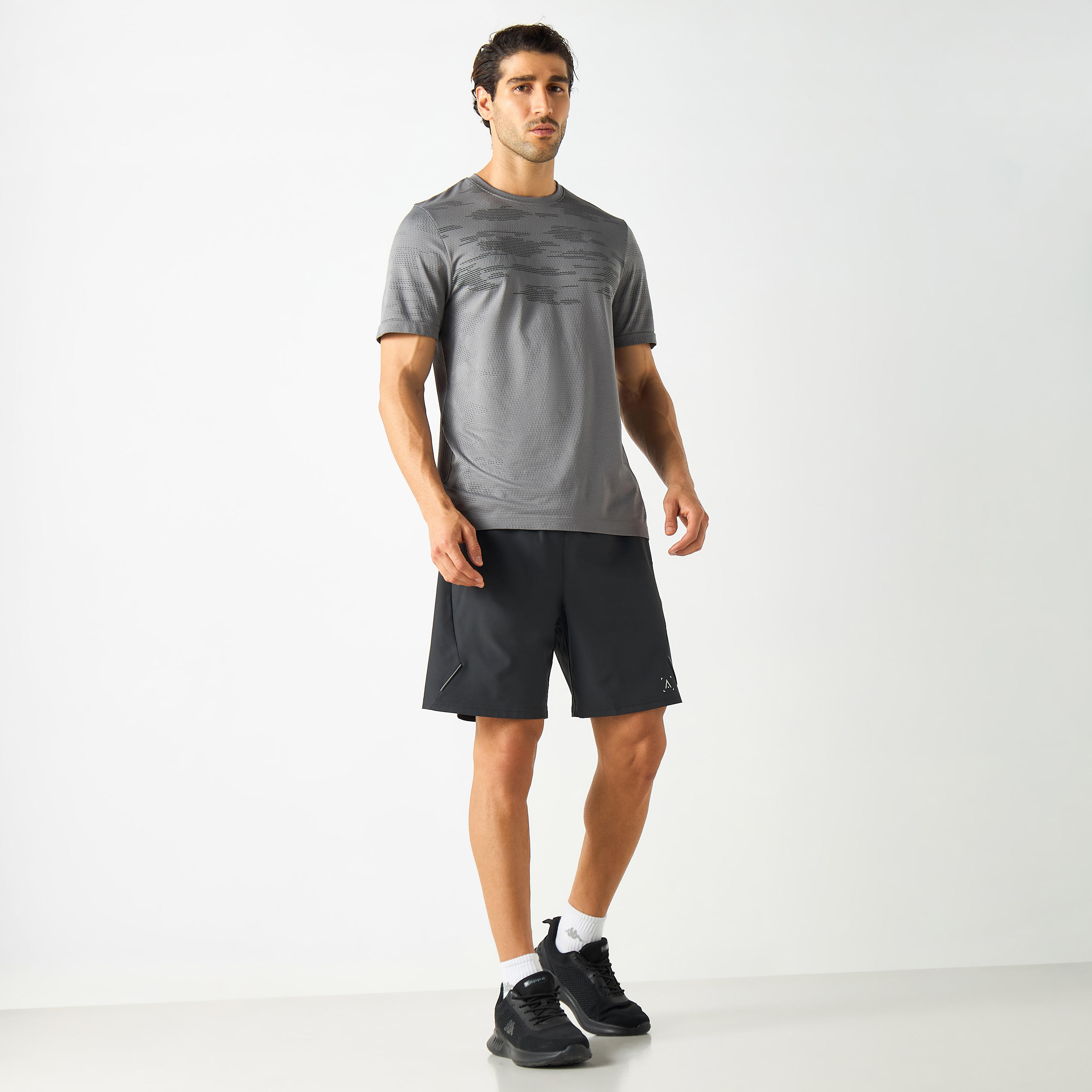 شورت بجيوب وحزام خصر مطاطي-men-clothing-bottoms-shorts-image-2