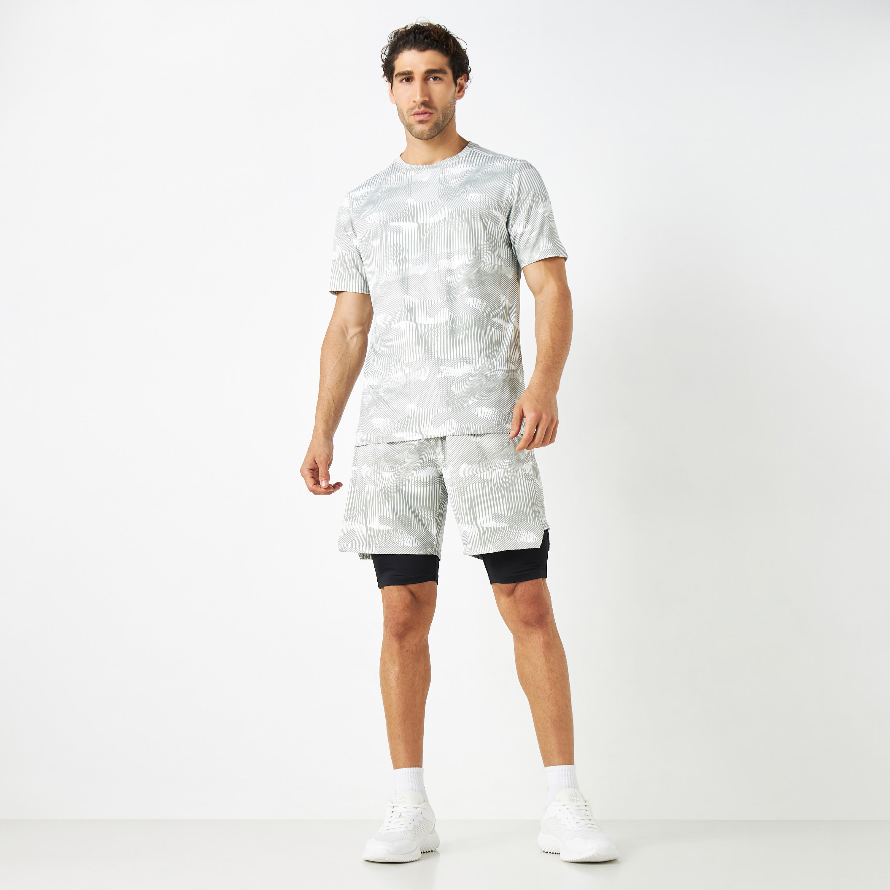 شورت برباط إغلاق وجيوب بسحاب بطبعات-men-clothing-bottoms-shorts-image-2