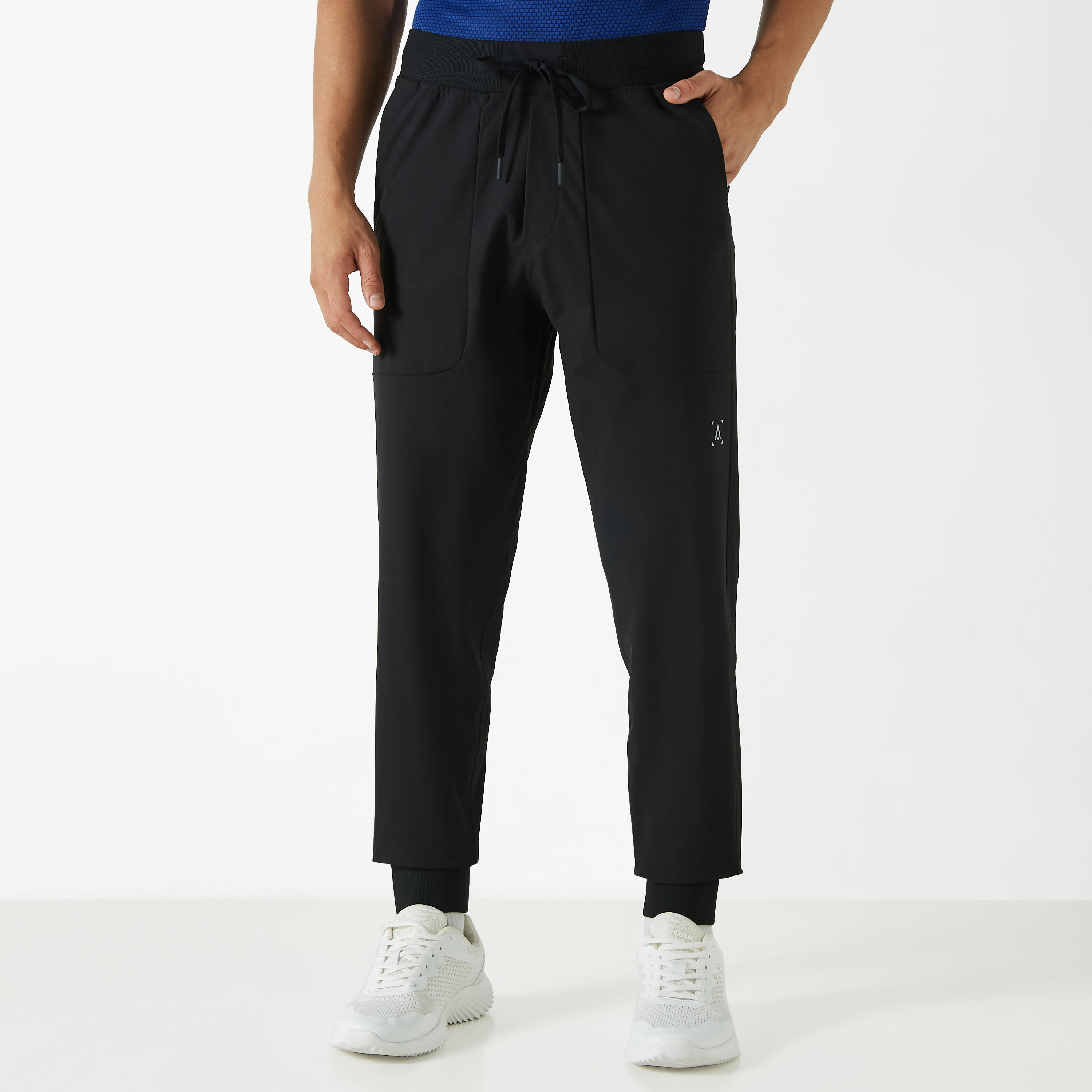 بنطلون رياضي سادة برباط إغلاق وجيوب-men-clothing-sportswearandactivewear-bottoms-image-4
