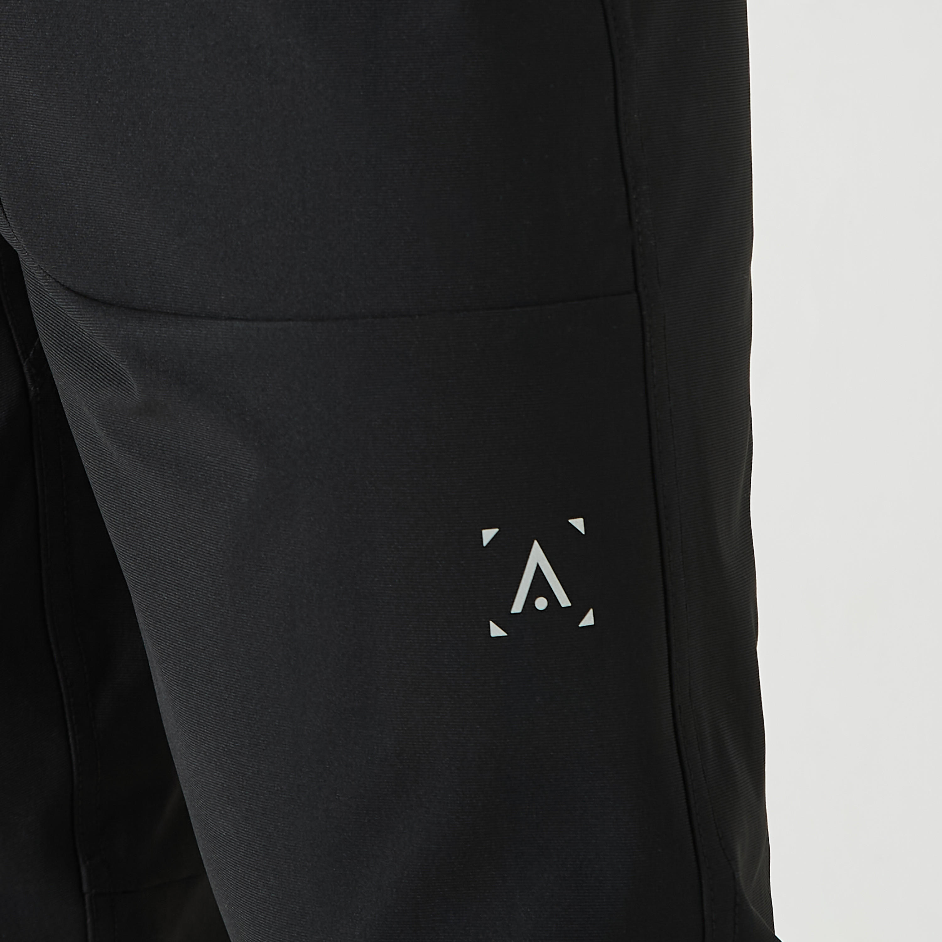 بنطلون رياضي سادة برباط إغلاق وجيوب-men-clothing-sportswearandactivewear-bottoms-image-1