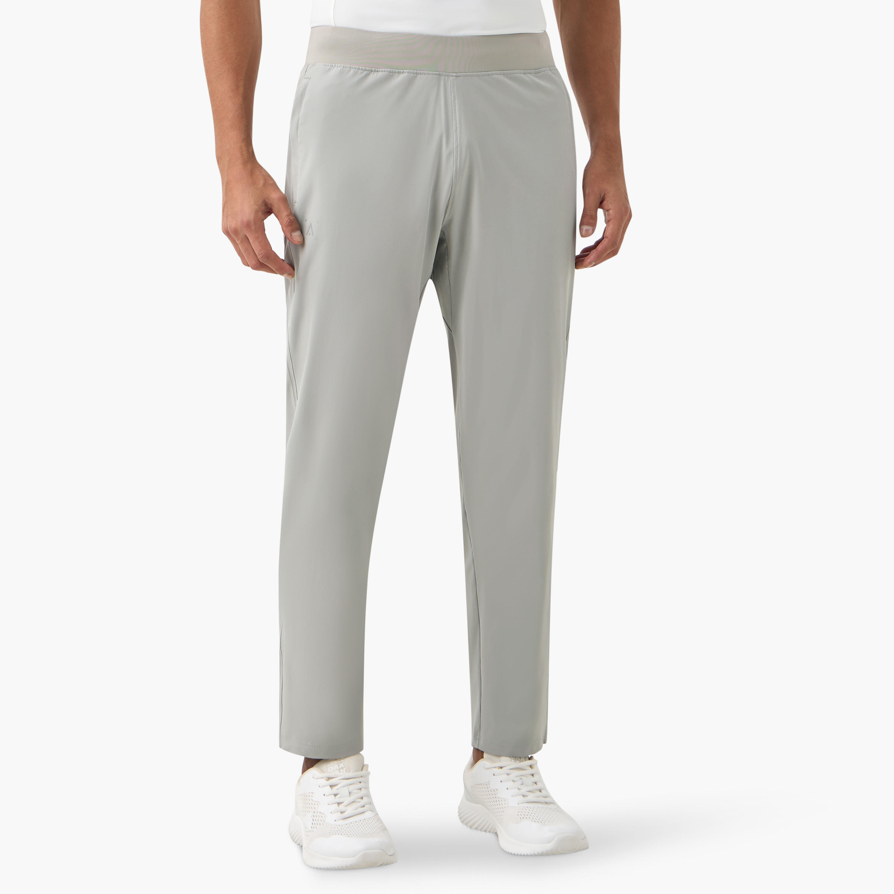 بنطلون رياضي بخصر مطاطي وجيوب-men-clothing-sportswearandactivewear-bottoms-joggers-image-1