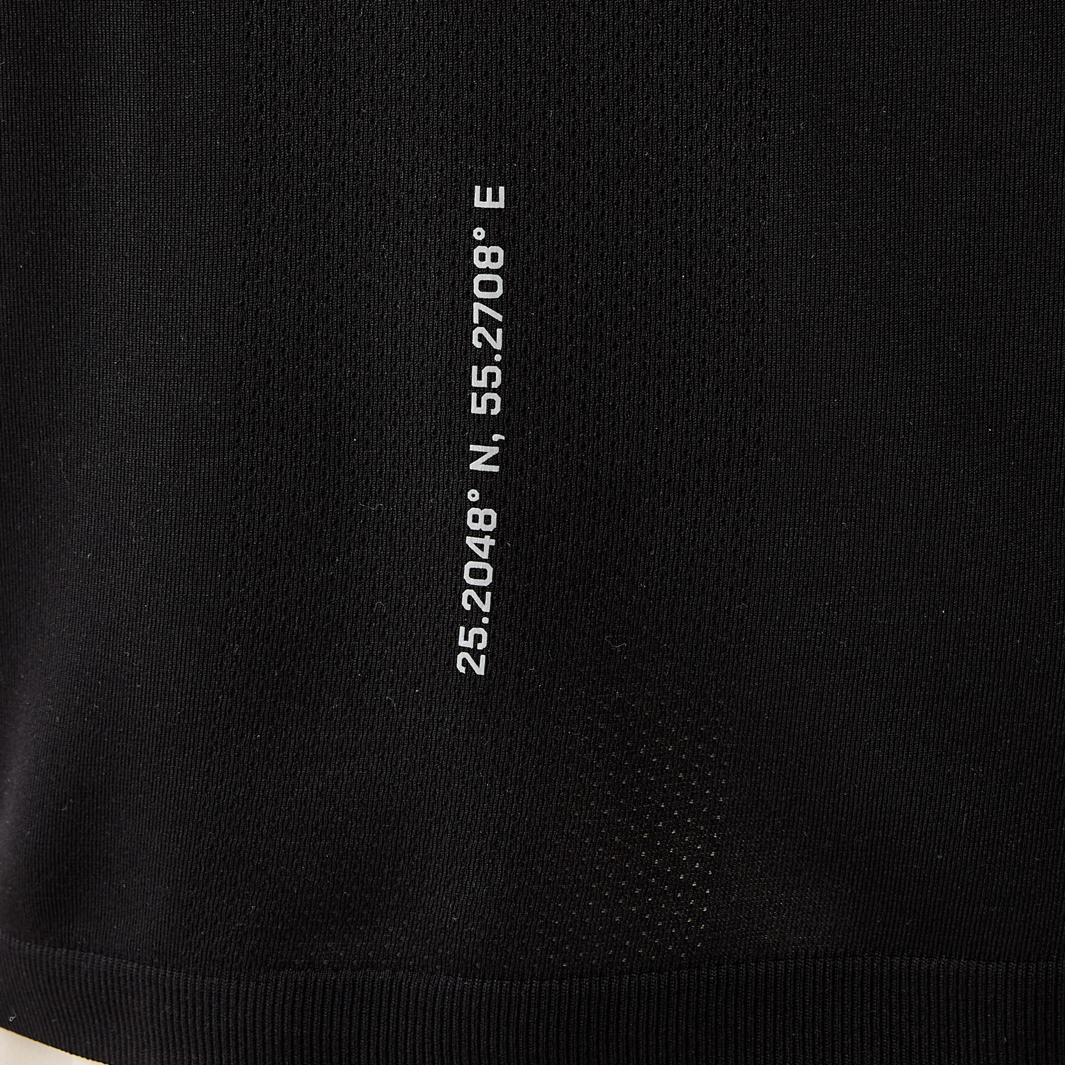 Regular Fit Seamless T-shirt-men-clothing-sportswearandactivewear-tshirtsandpolos-image-5