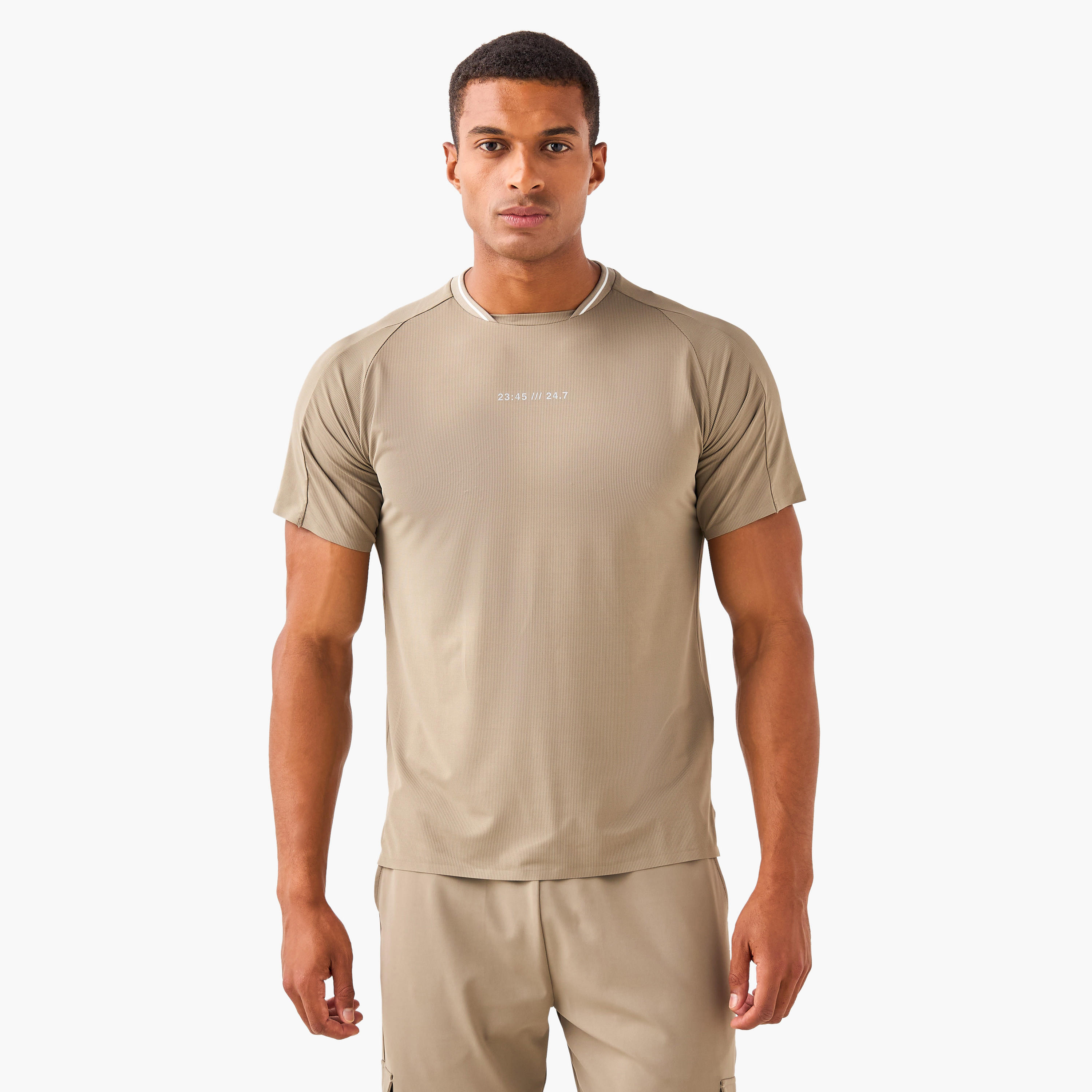 تيشيرت بارز الملمس-men-clothing-sportswearandactivewear-tshirtsandpolos-image-5