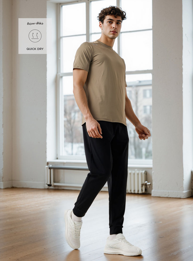 تيشيرت بقصة عادية وياقة ضيقة-men-clothing-tshirtsandpolos-tshirts-image-2