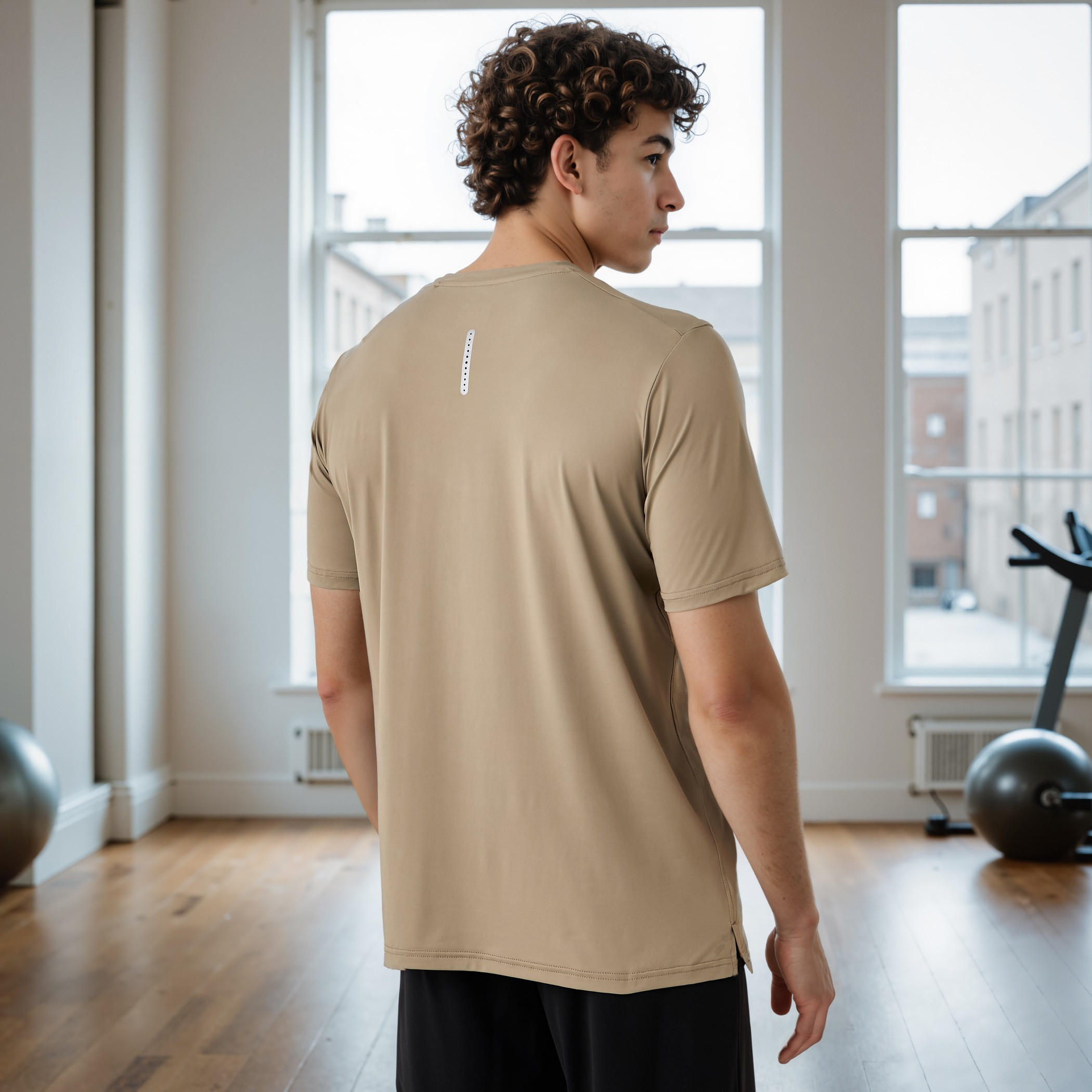 تيشيرت بقصة عادية وياقة ضيقة-men-clothing-tshirtsandpolos-tshirts-image-4