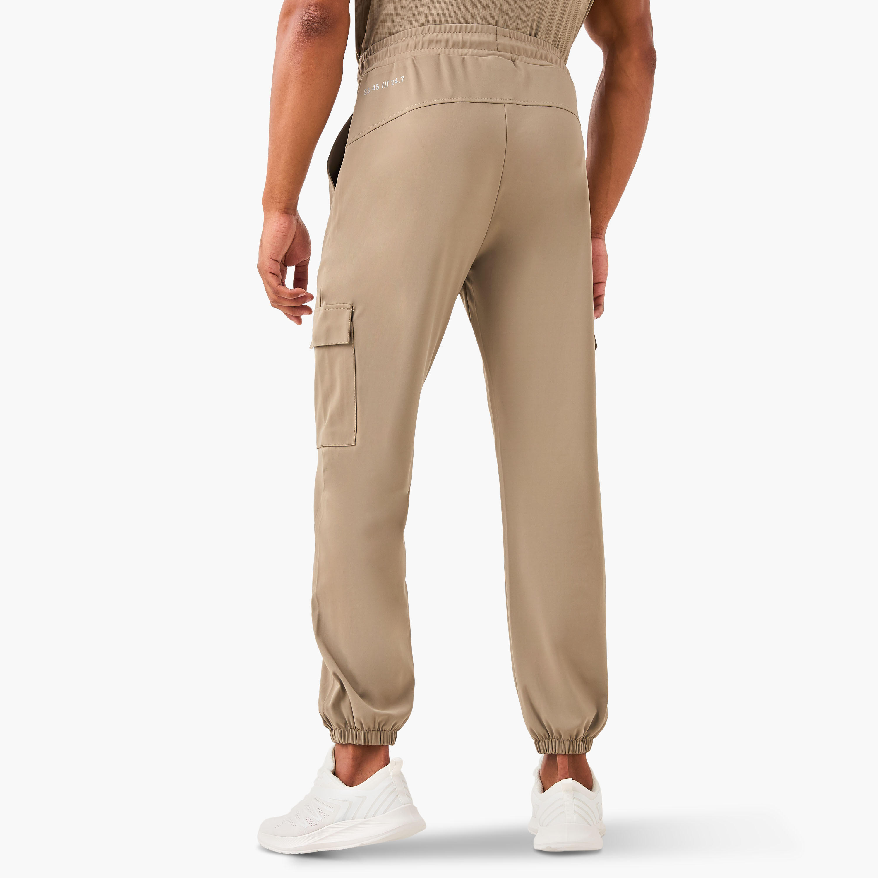 بنطلون رياضي كارجو برباط إغلاق-men-clothing-sportswearandactivewear-bottoms-joggers-image-3
