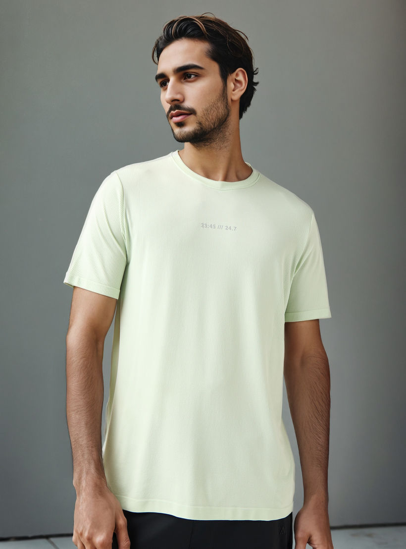 Printed Seamless T-shirt-men-clothing-sportswearandactivewear-tshirtsandpolos-image-1