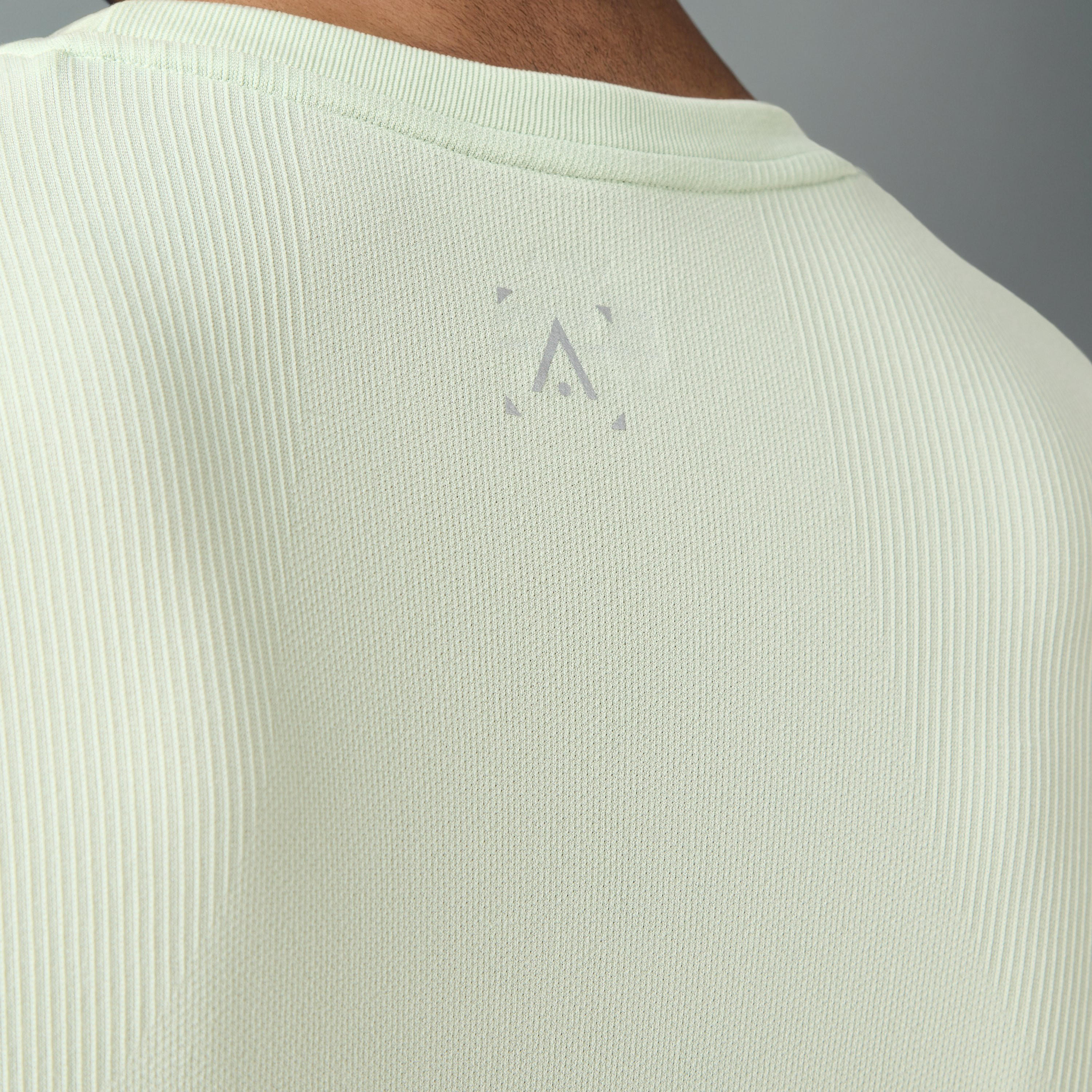 Printed Seamless T-shirt-men-clothing-sportswearandactivewear-tshirtsandpolos-image-6
