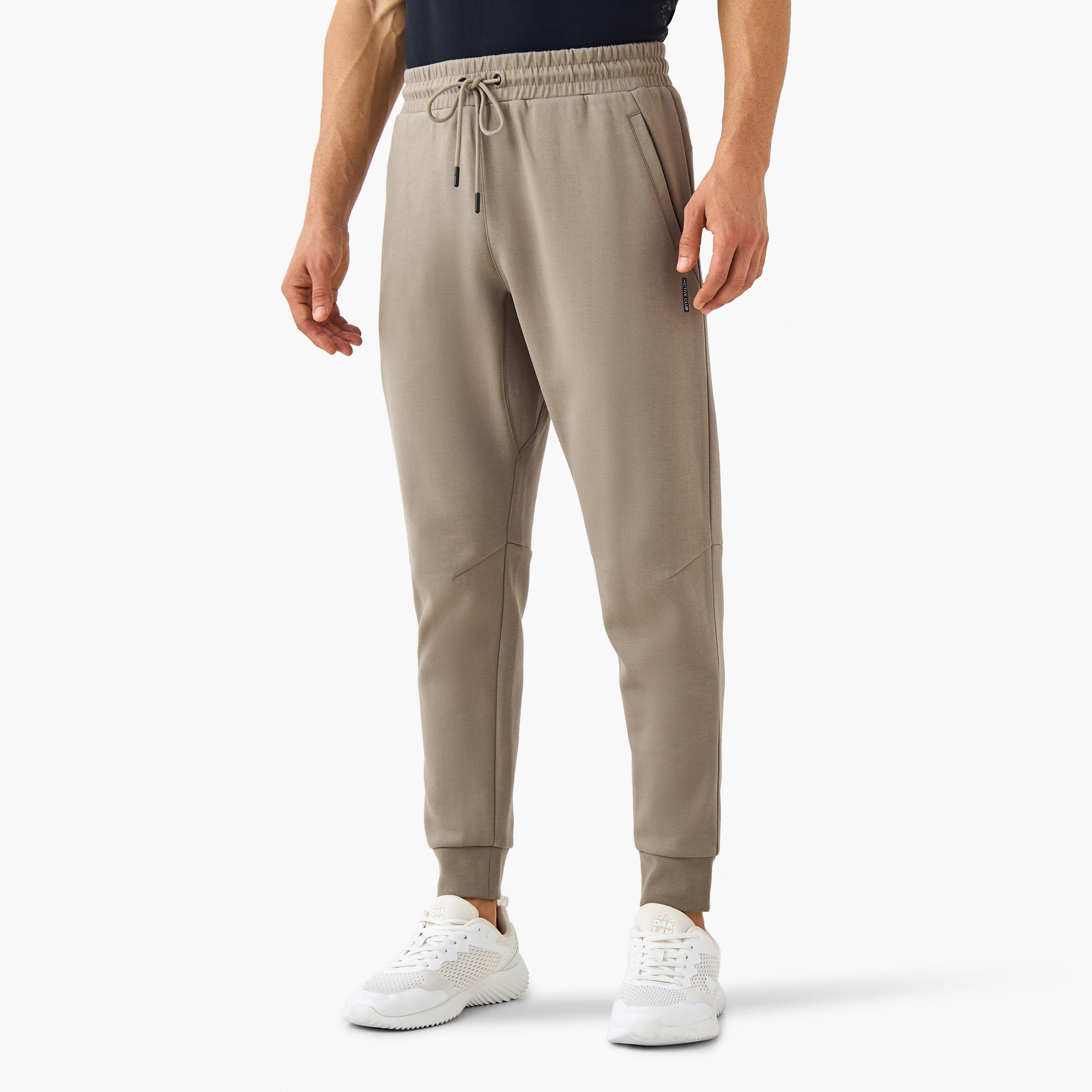 بنطلون رياضي بقصّة عادية وجيوب-men-clothing-sportswearandactivewear-tracksuits-image-5