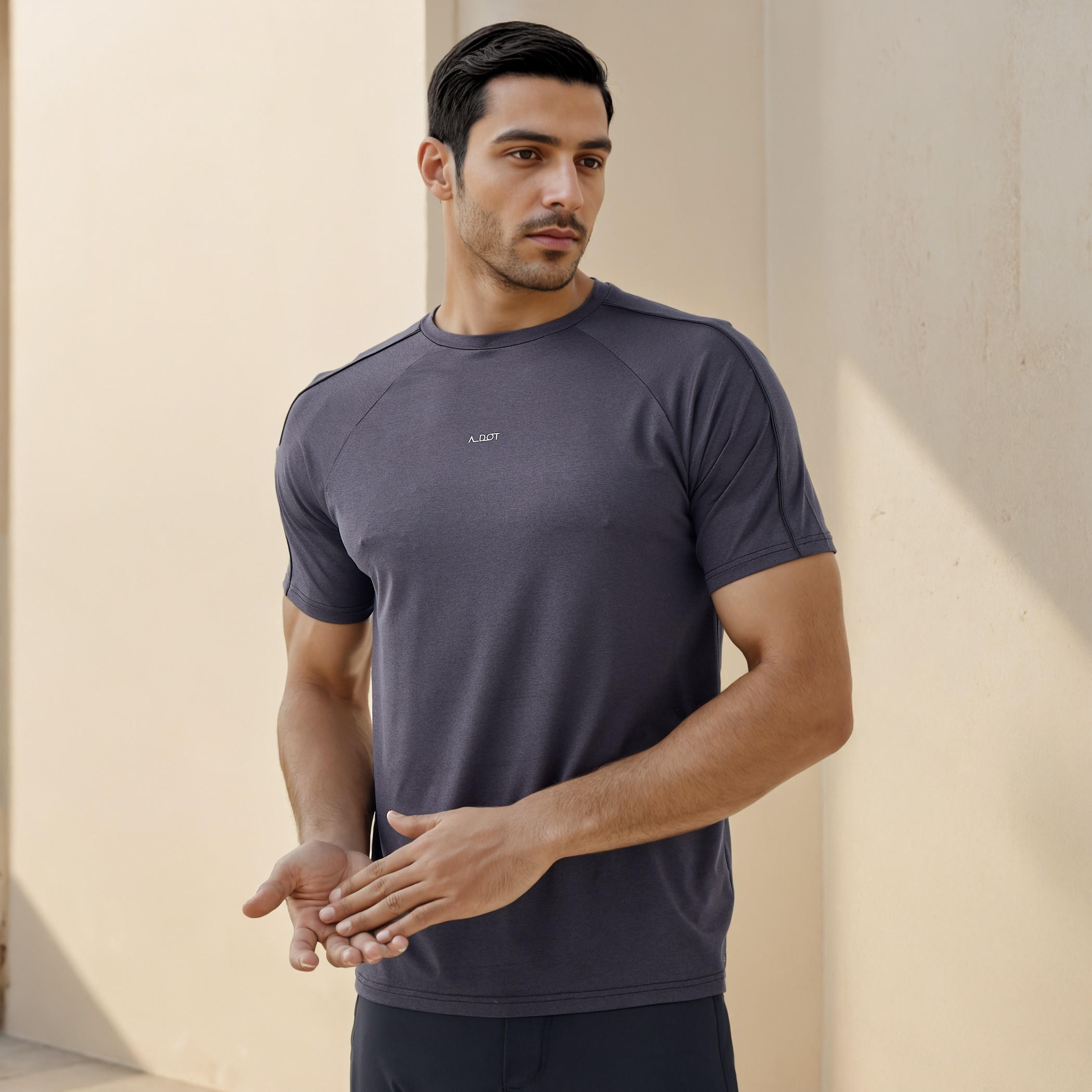 تيشيرت بألواح وأكمام مغايرة-men-clothing-sportswearandactivewear-tshirtsandpolos-image-5