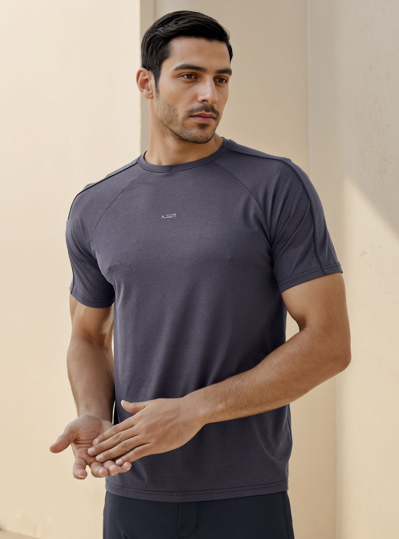 تيشيرت بألواح وأكمام مغايرة-men-clothing-sportswearandactivewear-tshirtsandpolos-image-5