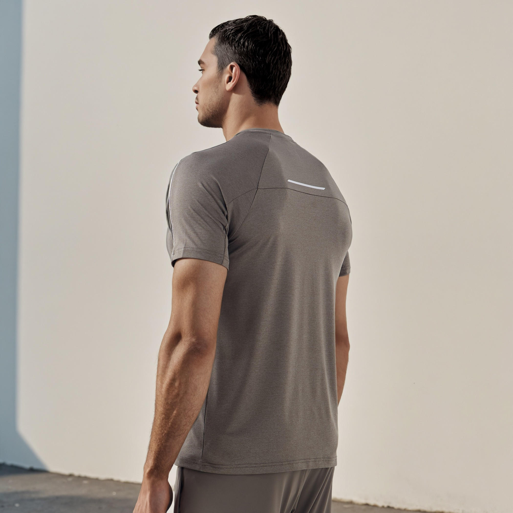 Panelled T-shirt with Raglan Sleeves-men-clothing-sportswearandactivewear-tshirtsandpolos-image-4