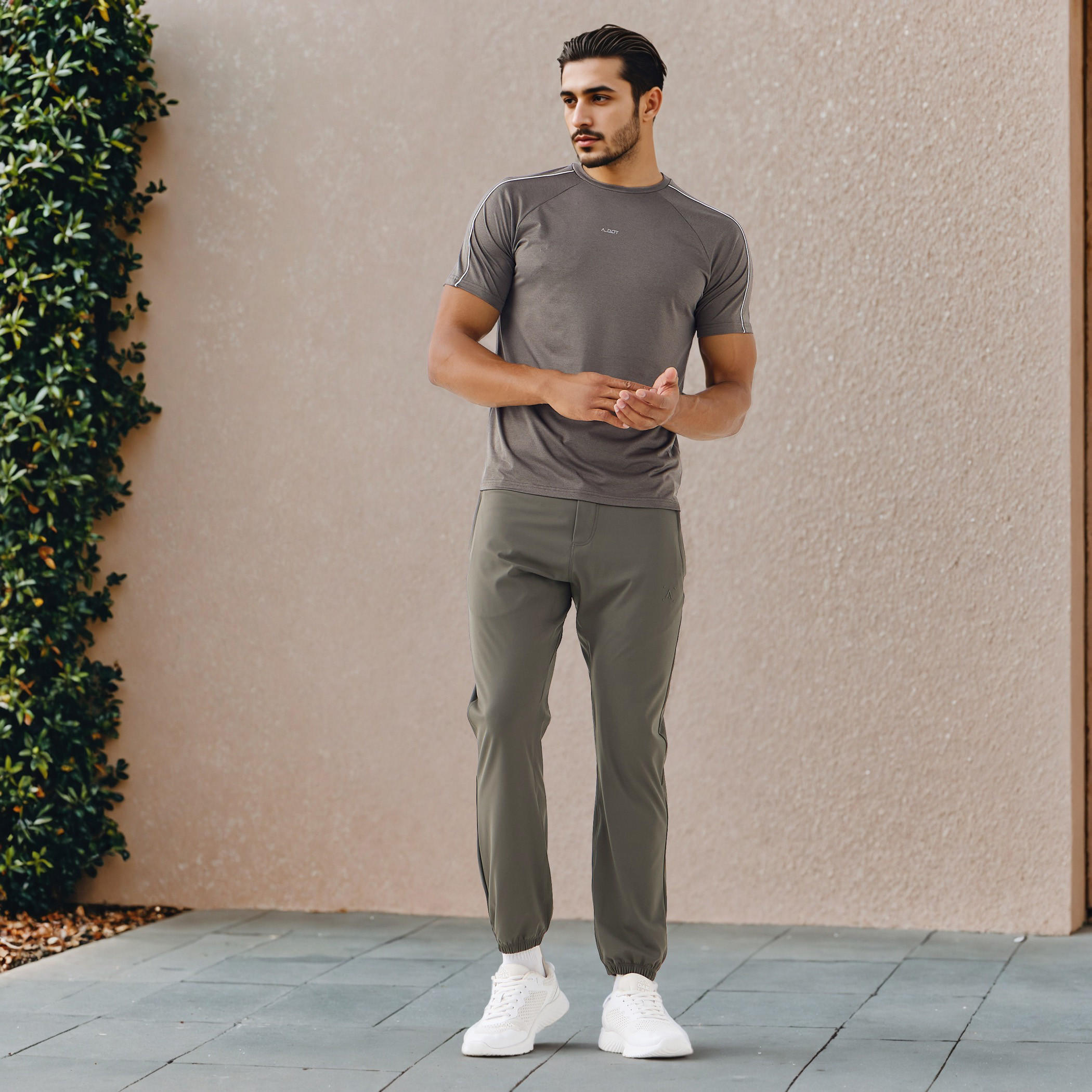 Performance Joggers with Pockets-men-clothing-sportswearandactivewear-bottoms-joggers-image-3