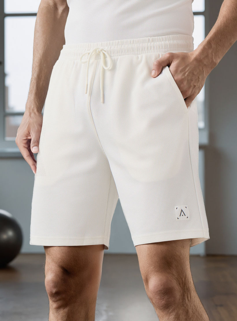 شورت بملمس وافل بارز مع جيوب-men-clothing-bottoms-shorts-image-5